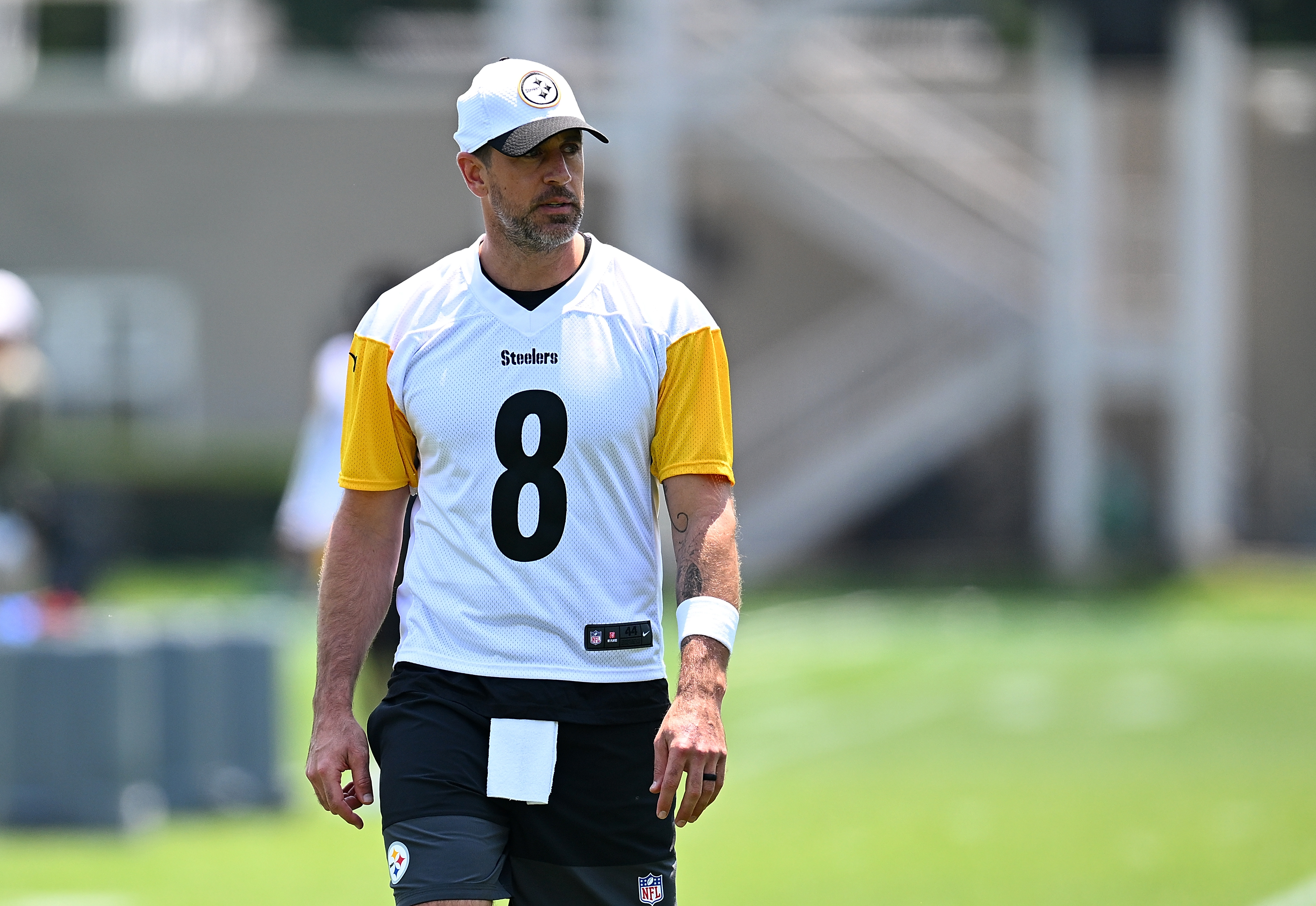 Steelers' Mike Tomlin Explains Why Aaron Rodgers is 'Contagious' - Newsweek