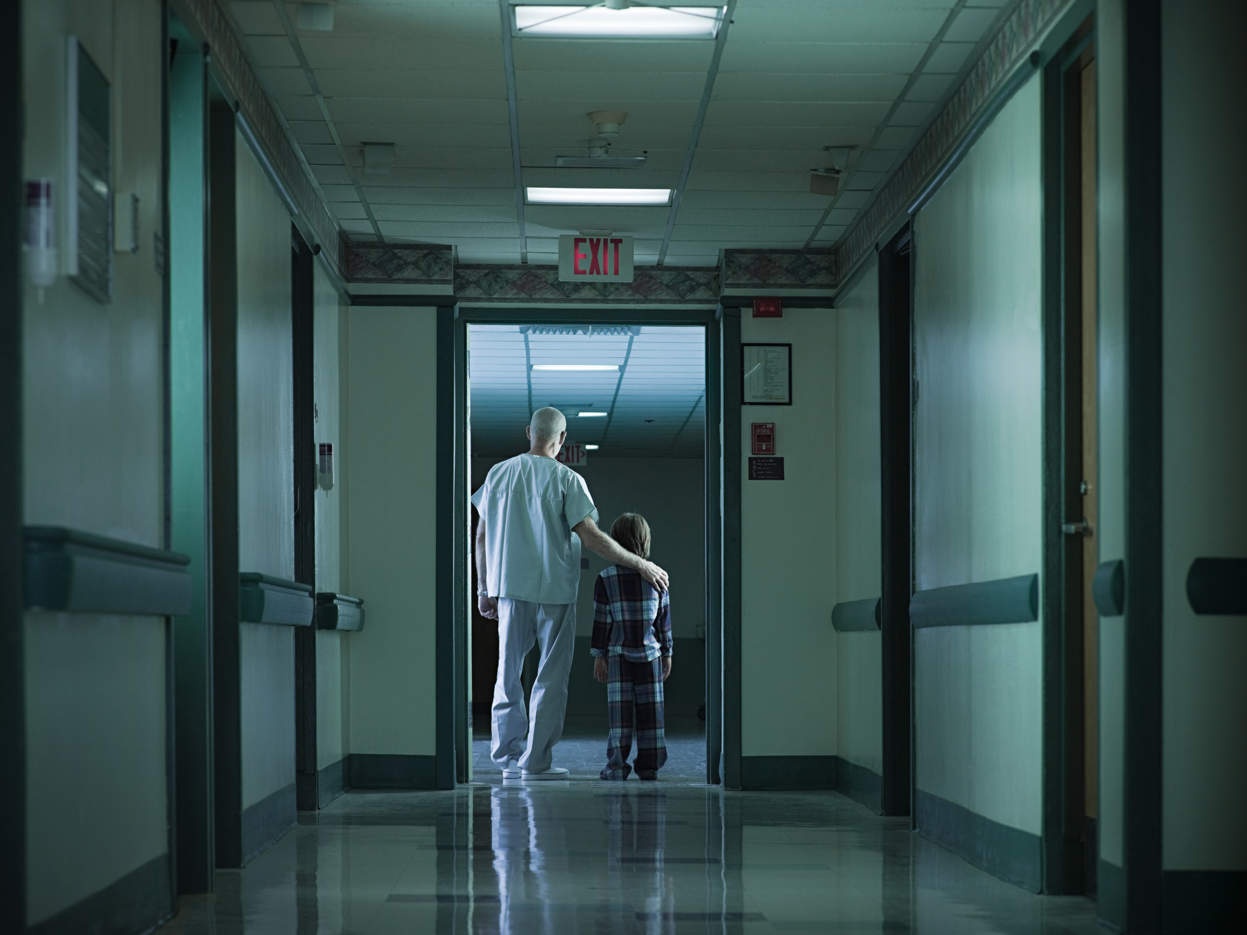 https://d.newsweek.com/en/full/2691703/doctor-boy-hospital.jpg