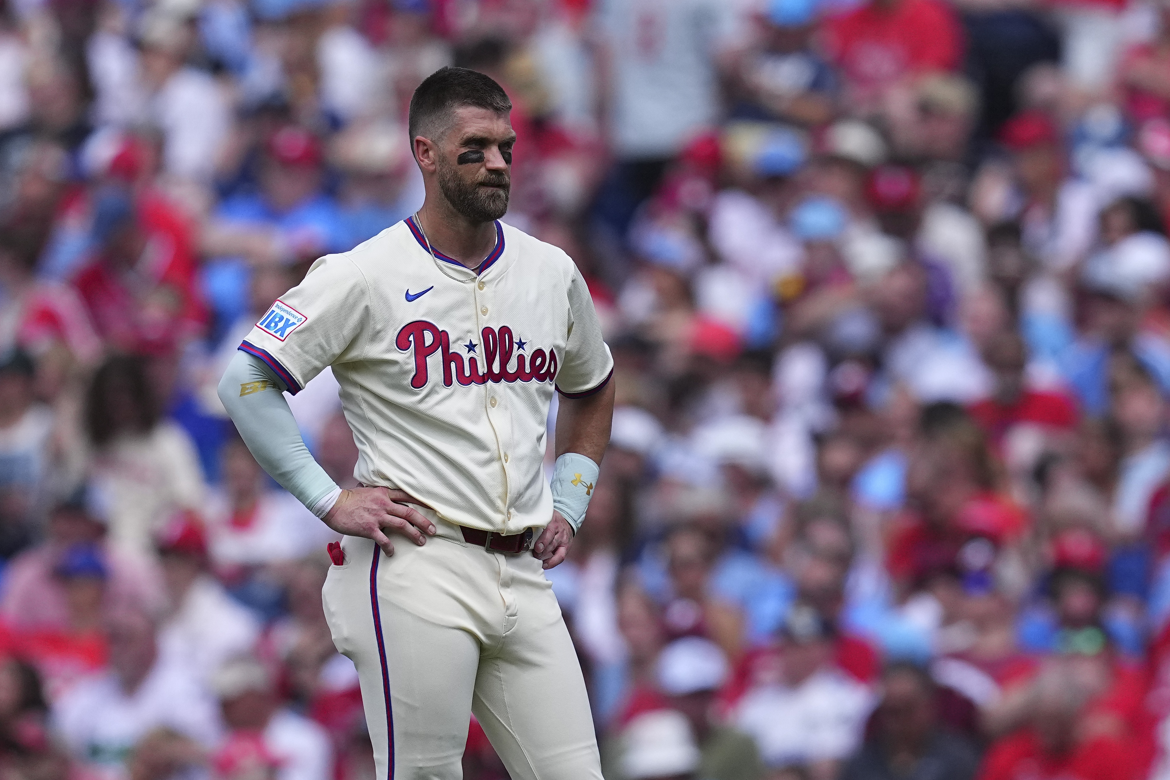 Phillies Star Bryce Harper Confronts MLB Commissioner Over Salary Cap