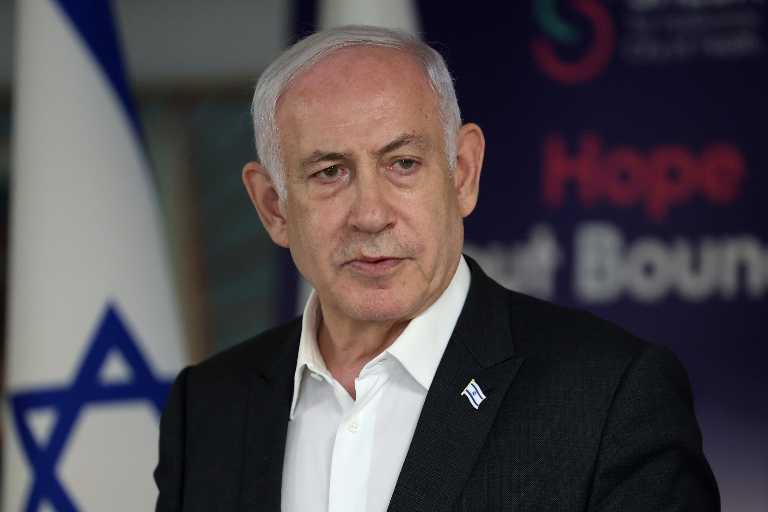 https://d.newsweek.com/en/full/2692402/benjamin-netanyahus-american-favorability-plummets-new-poll.jpg