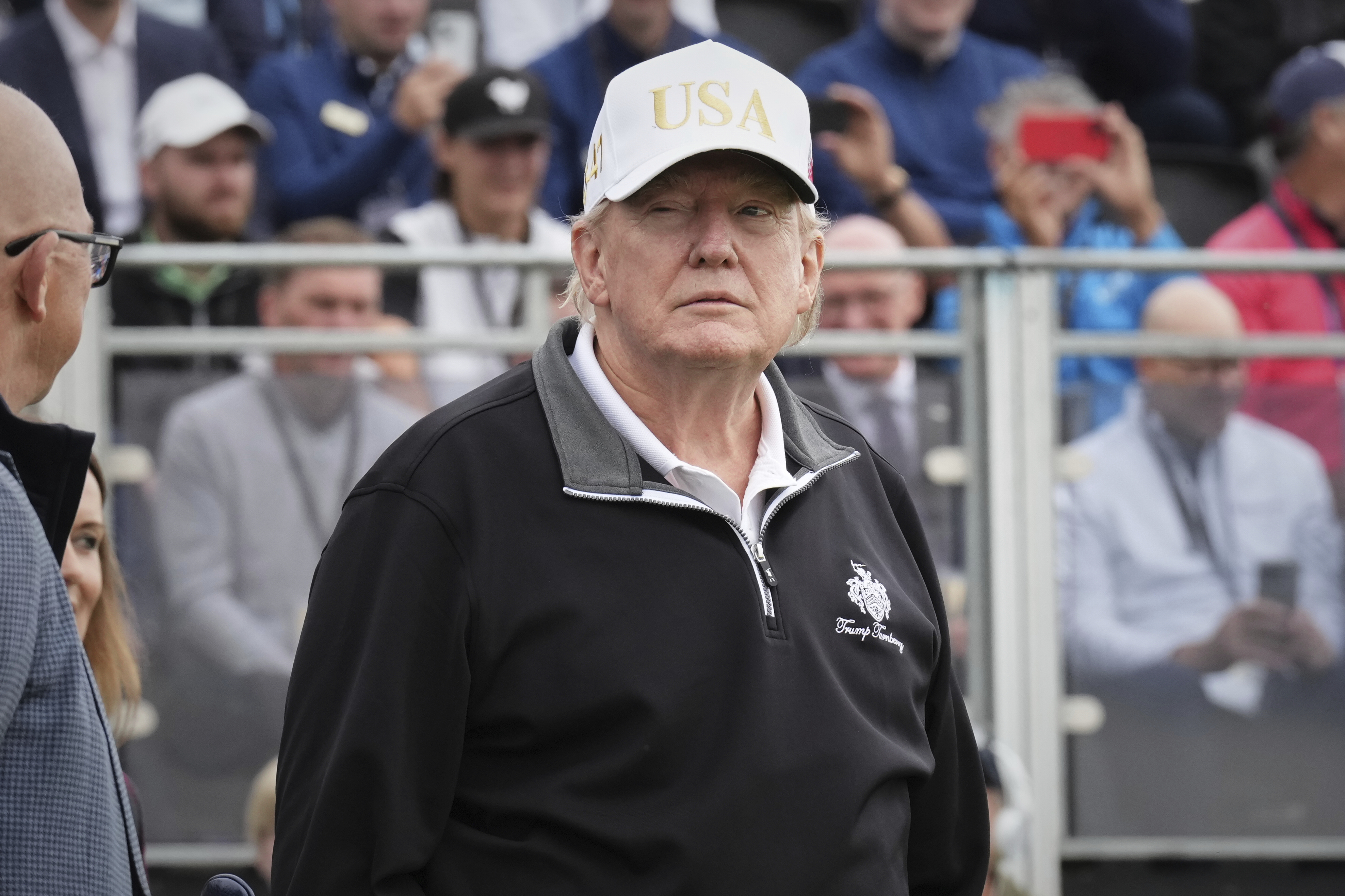 https://d.newsweek.com/en/full/2692476/trump.jpg