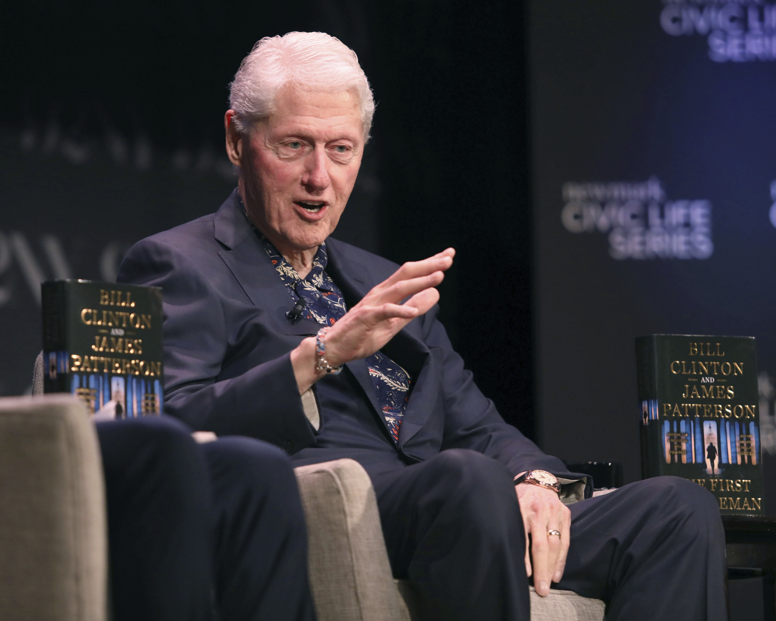 https://d.newsweek.com/en/full/2692687/bill-clinton.jpg