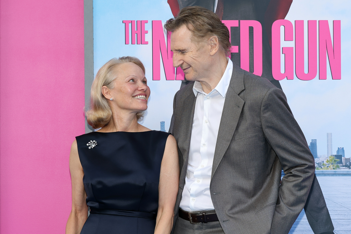 Pamela Anderson Liam Neeson "The Naked Gun"