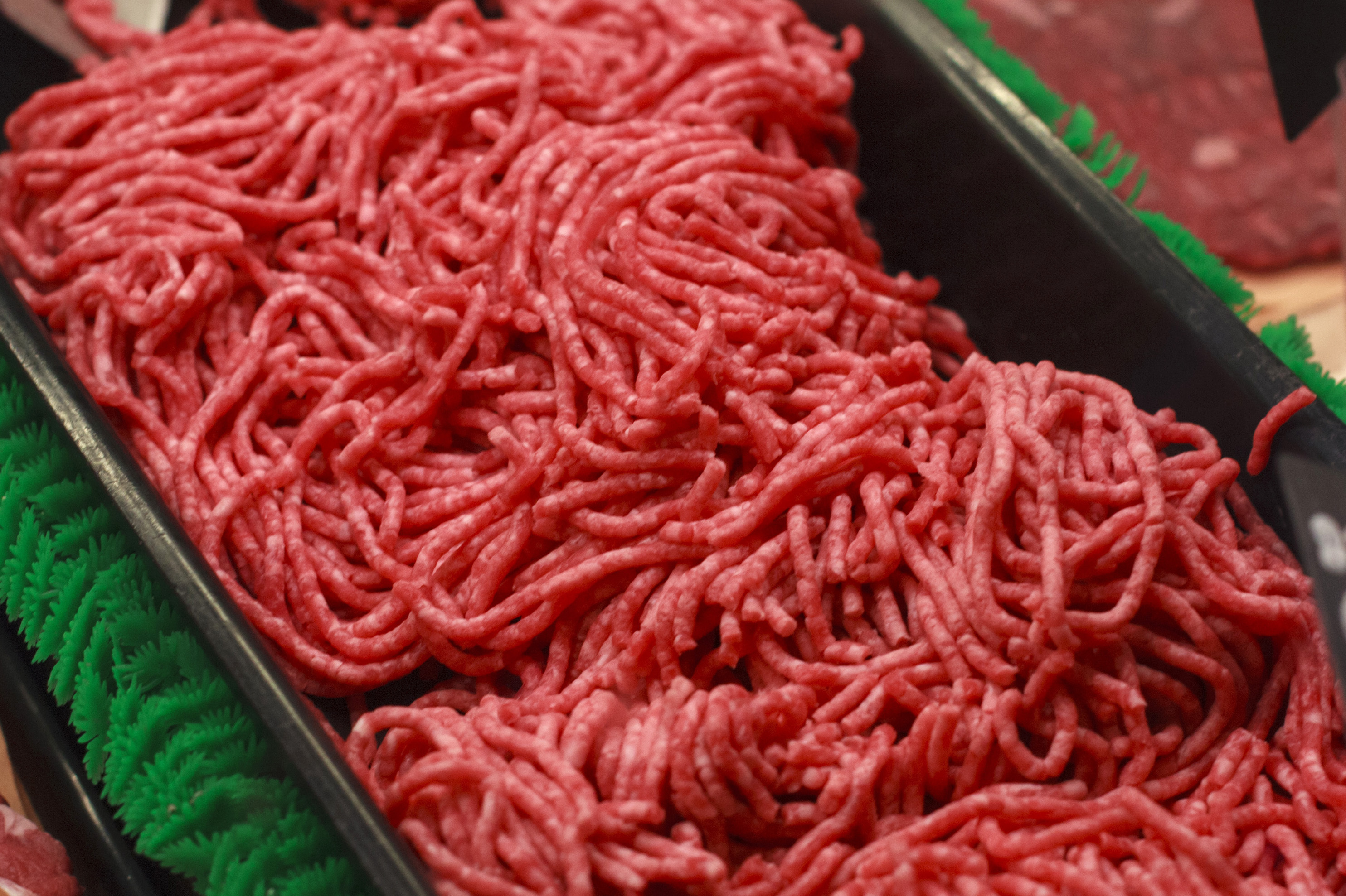 https://d.newsweek.com/en/full/2693013/beef.jpg