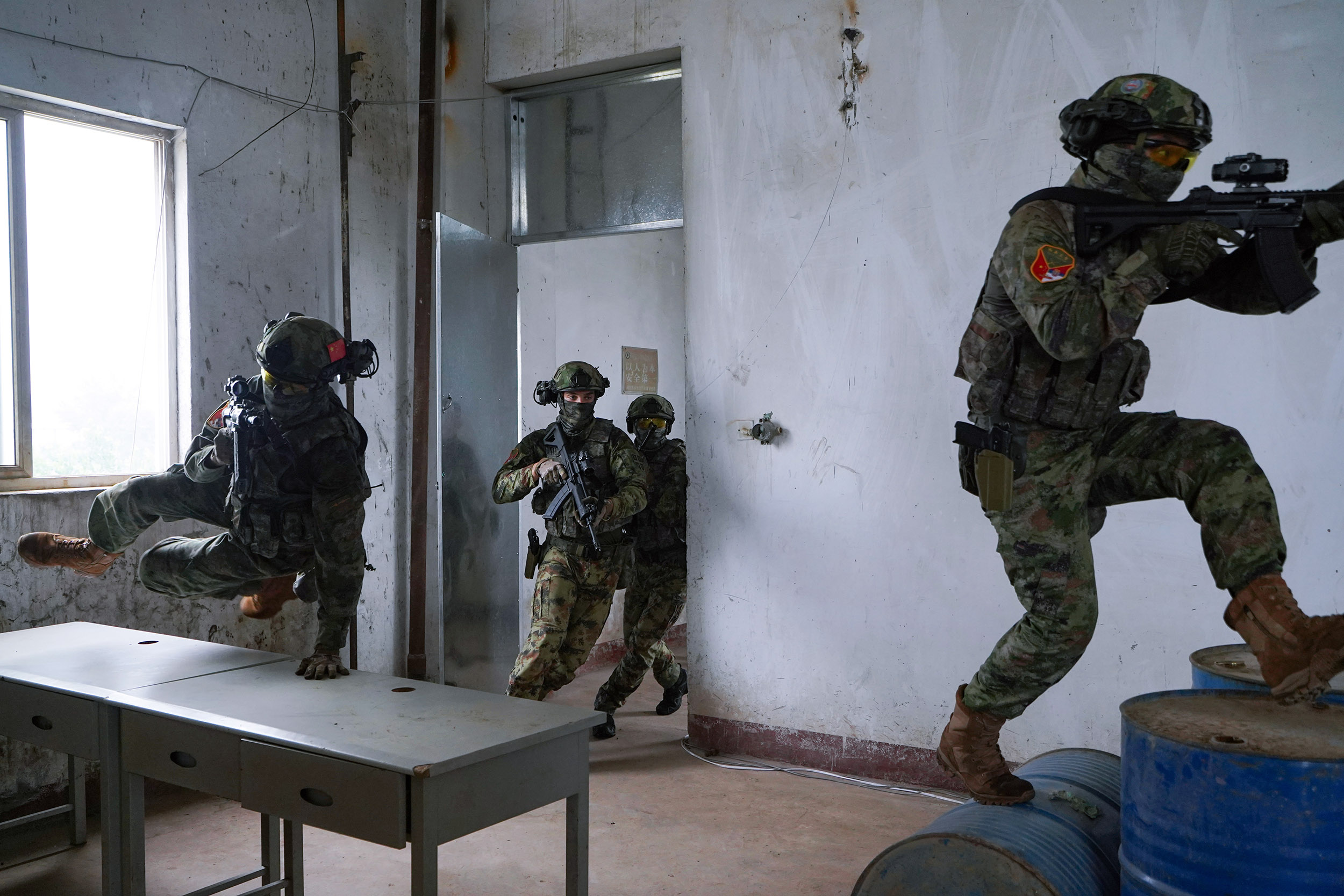 https://d.newsweek.com/en/full/2693148/china-serbia-joint-military-exercises.jpg