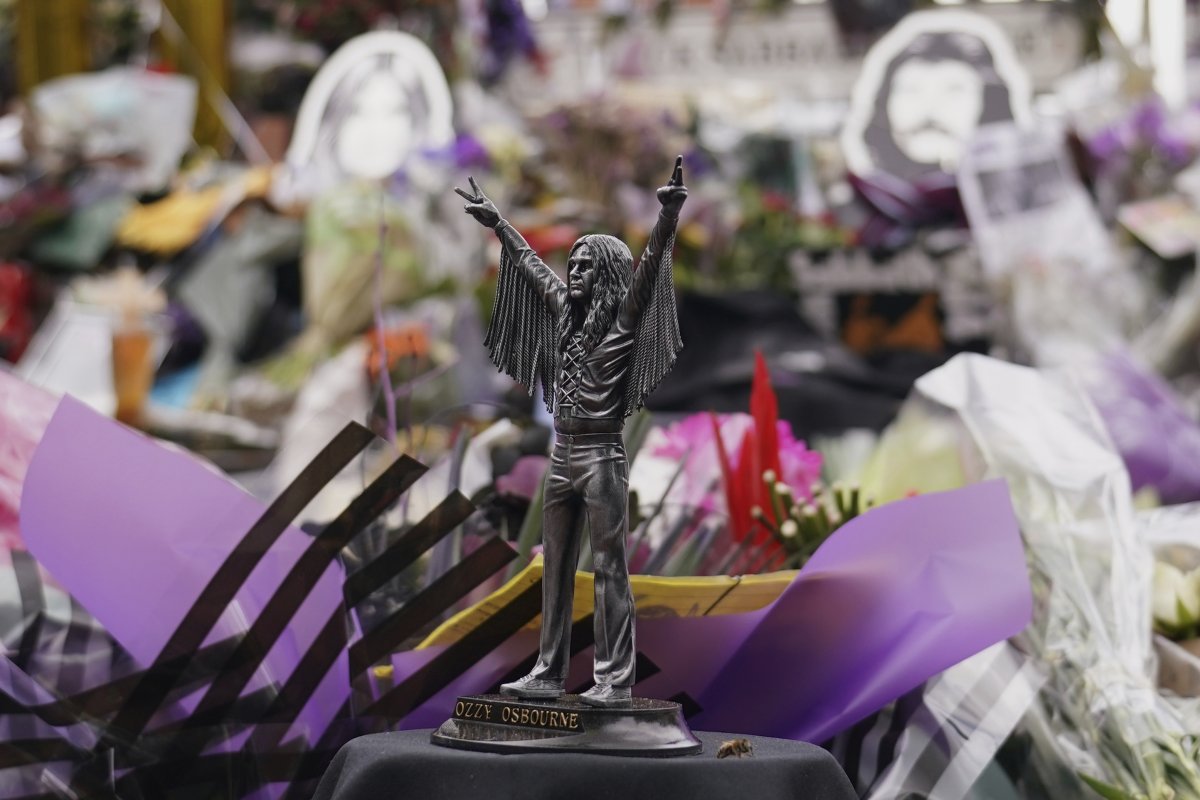 Homenajes dejados en el 'Puente Black Sabbath'