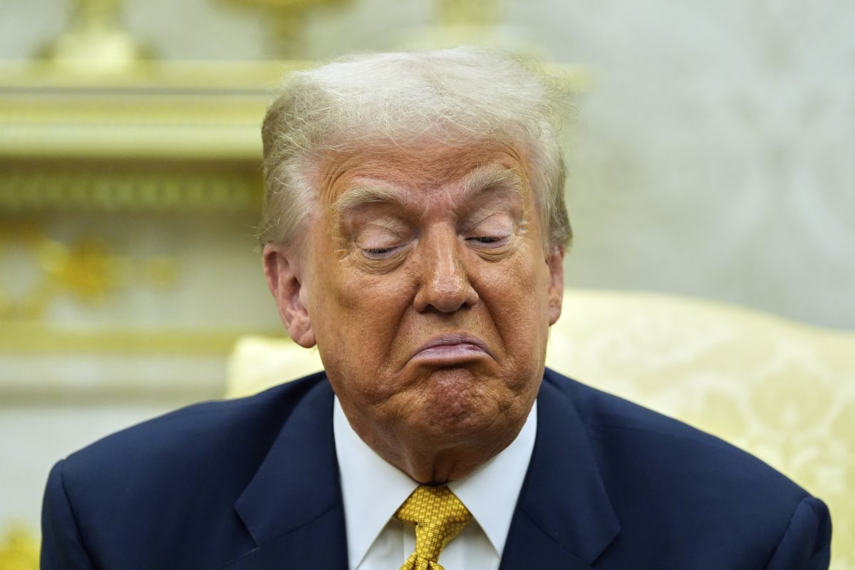 trump in oval office