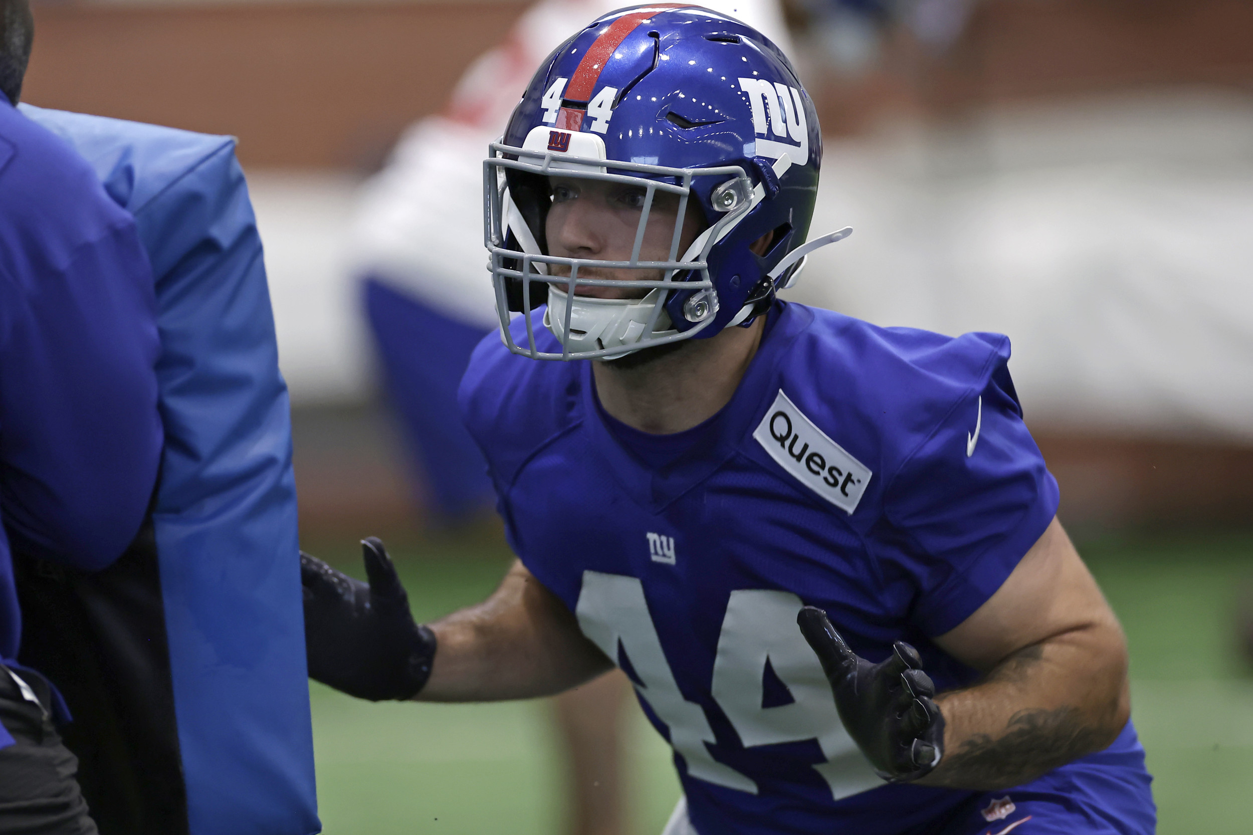 Giants Rookie RB Skattebo Suffers Hamstring Injury Amid Camp-Wide Setbacks