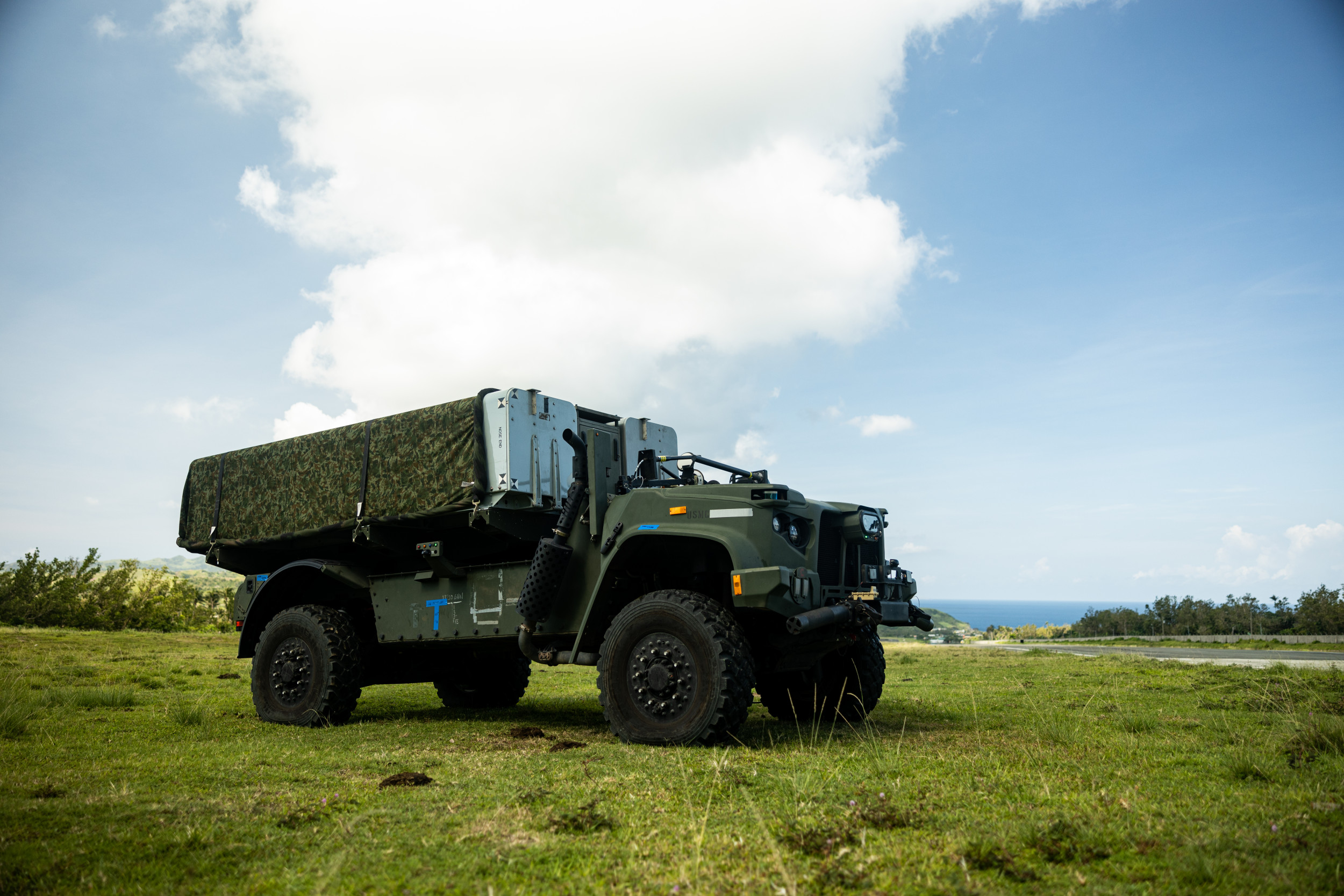 https://d.newsweek.com/en/full/2695901/philippines-hosts-us-nmesis-missile-system.jpg