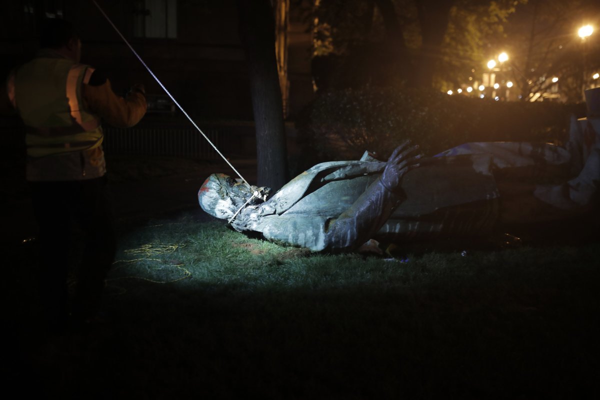 Statue of Confederate general to be reinstalled