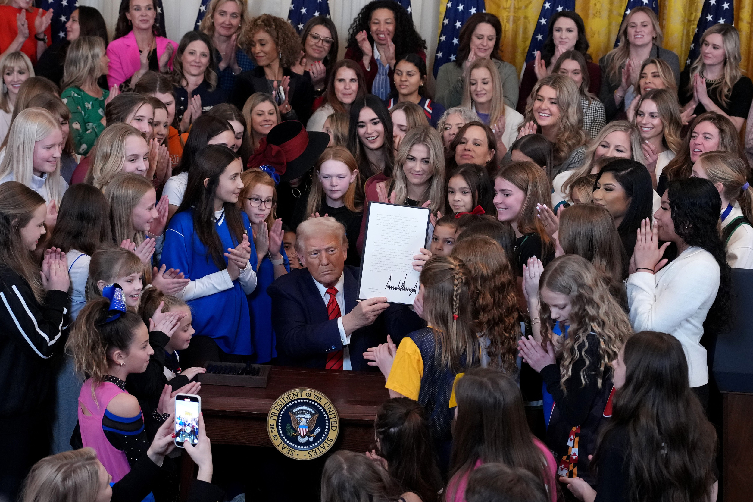 https://d.newsweek.com/en/full/2696607/trump-signs-trans-sports-order.jpg