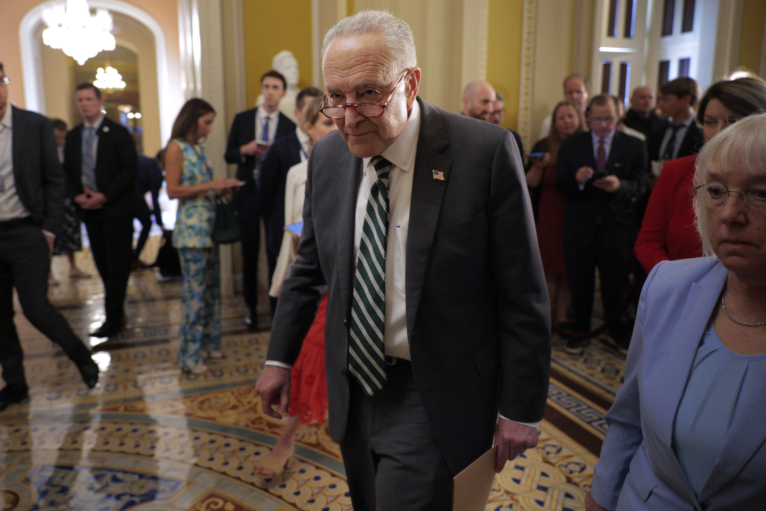 https://d.newsweek.com/en/full/2697628/schumer.jpg