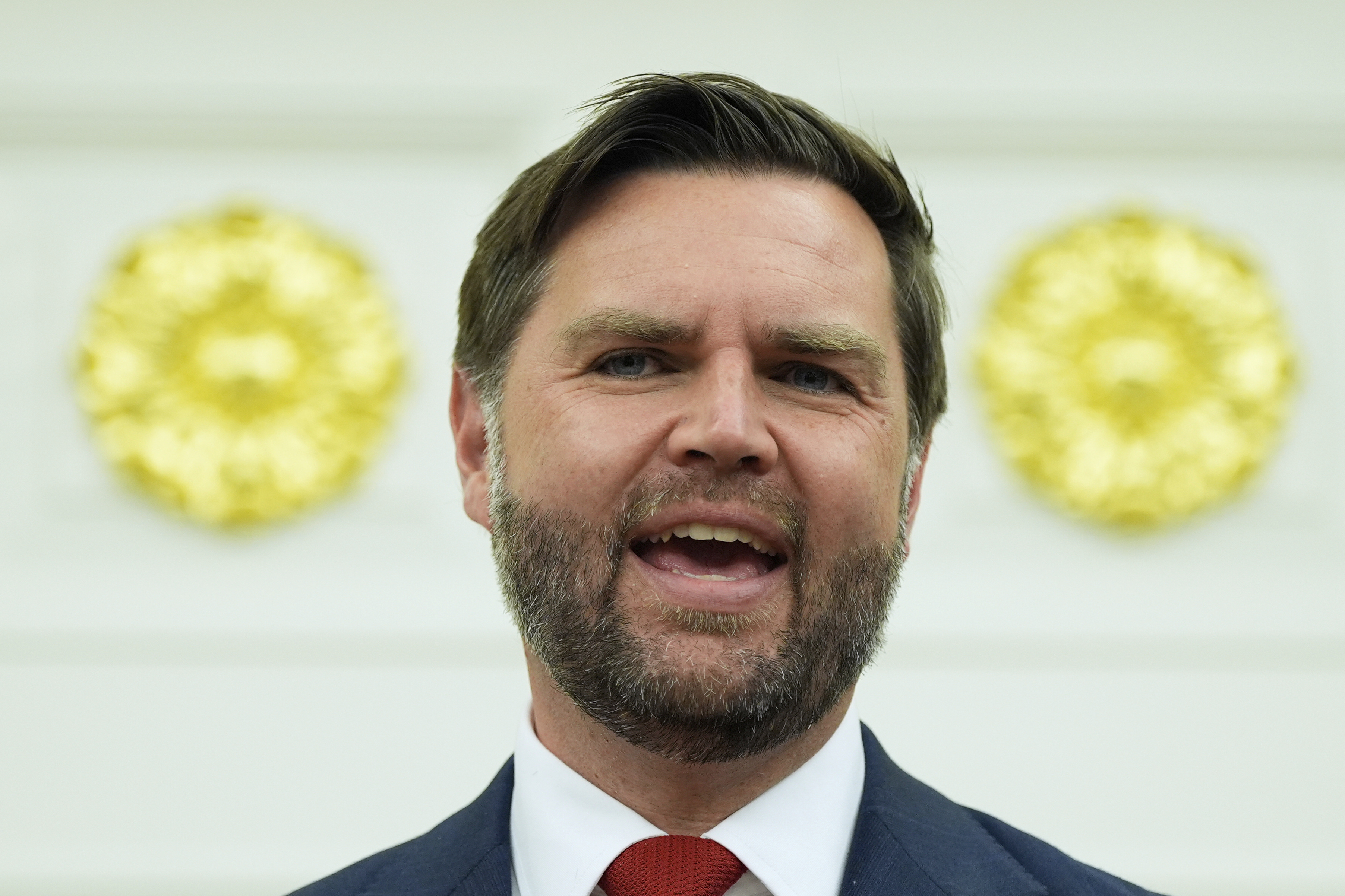 https://d.newsweek.com/en/full/2698122/jd-vance.jpg