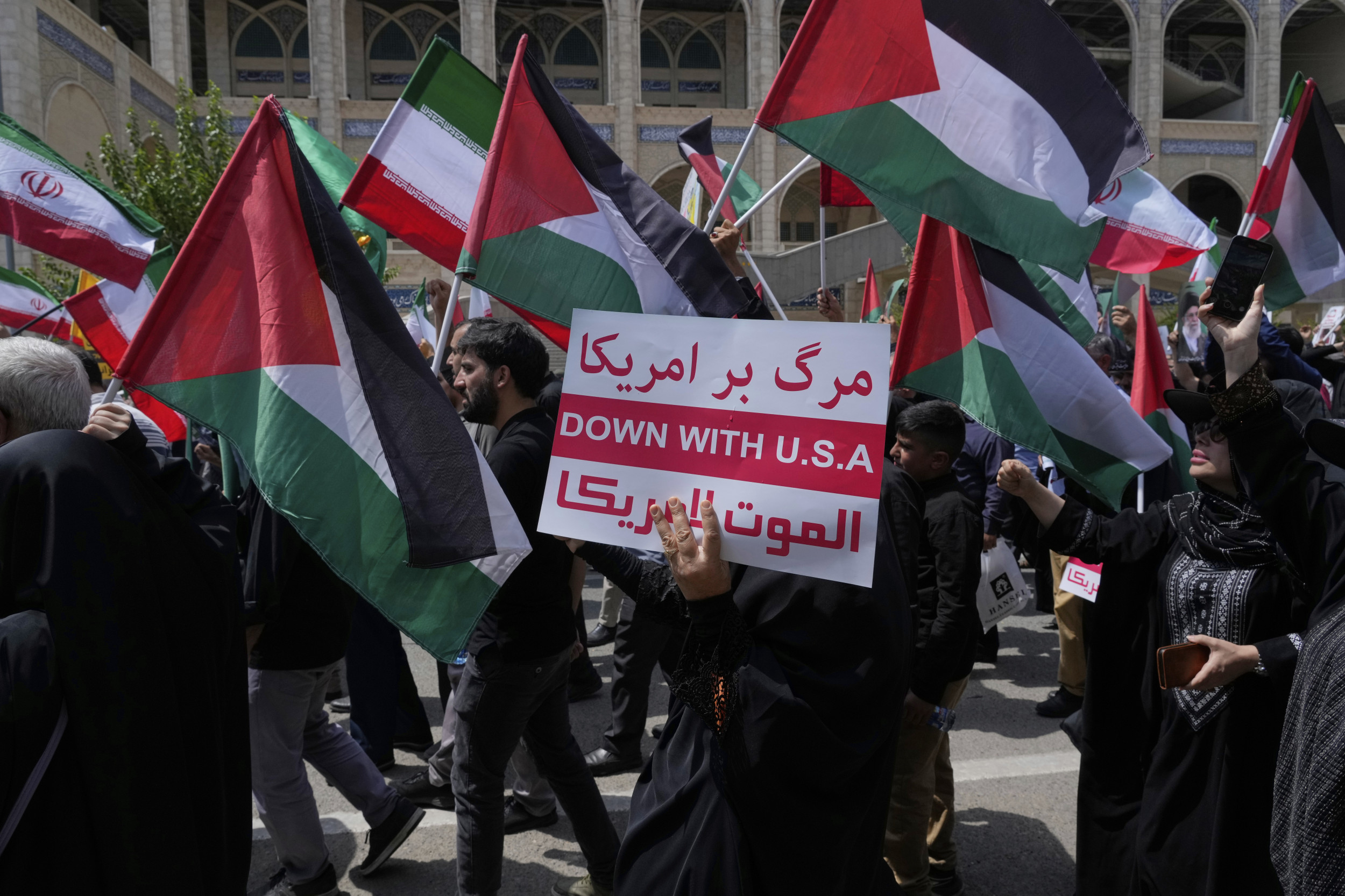 US Issues New Travel Warning on Iran