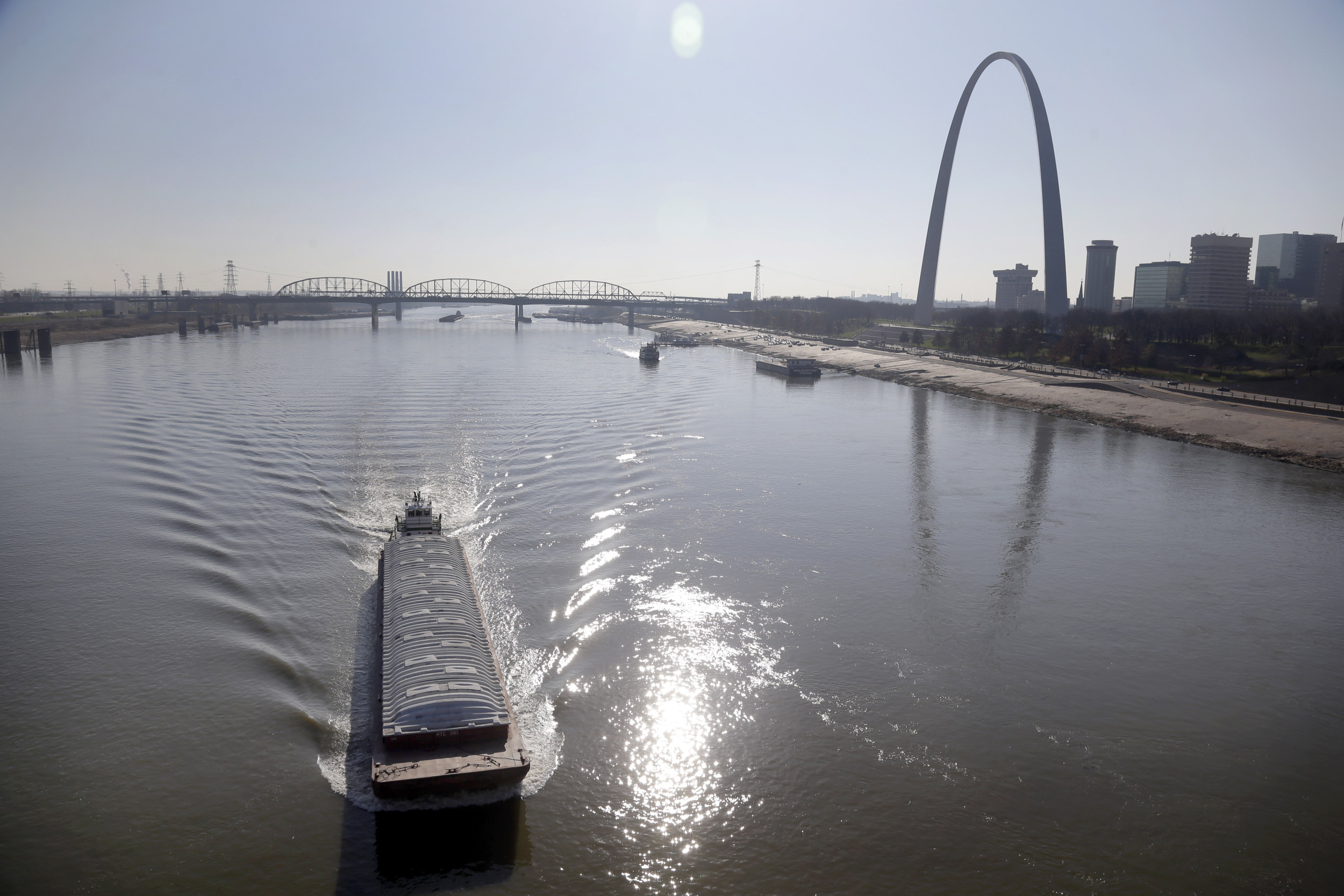 https://d.newsweek.com/en/full/2698528/st-louis-skyline.jpg
