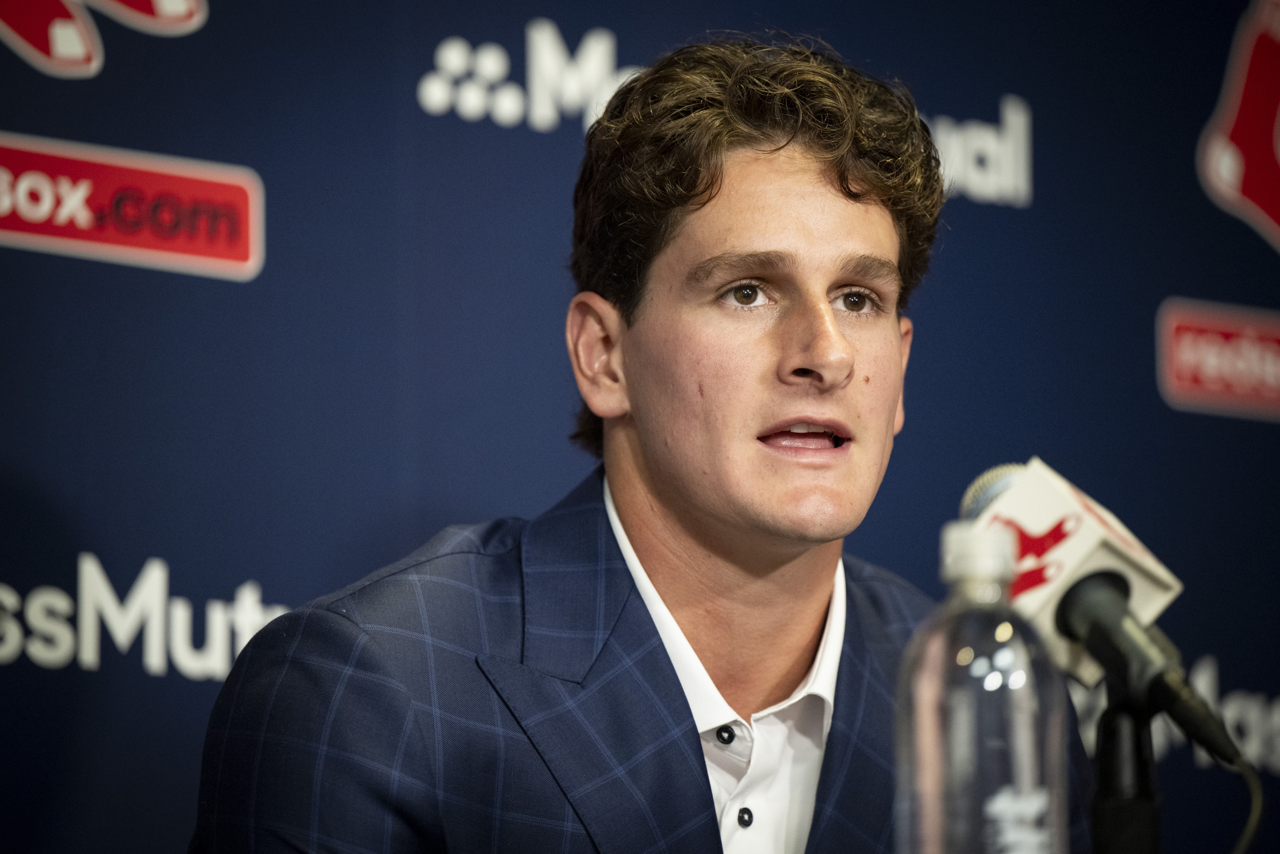 Roman Anthony Drops 1-Word Message on Social Media After Signing Red Sox Contract