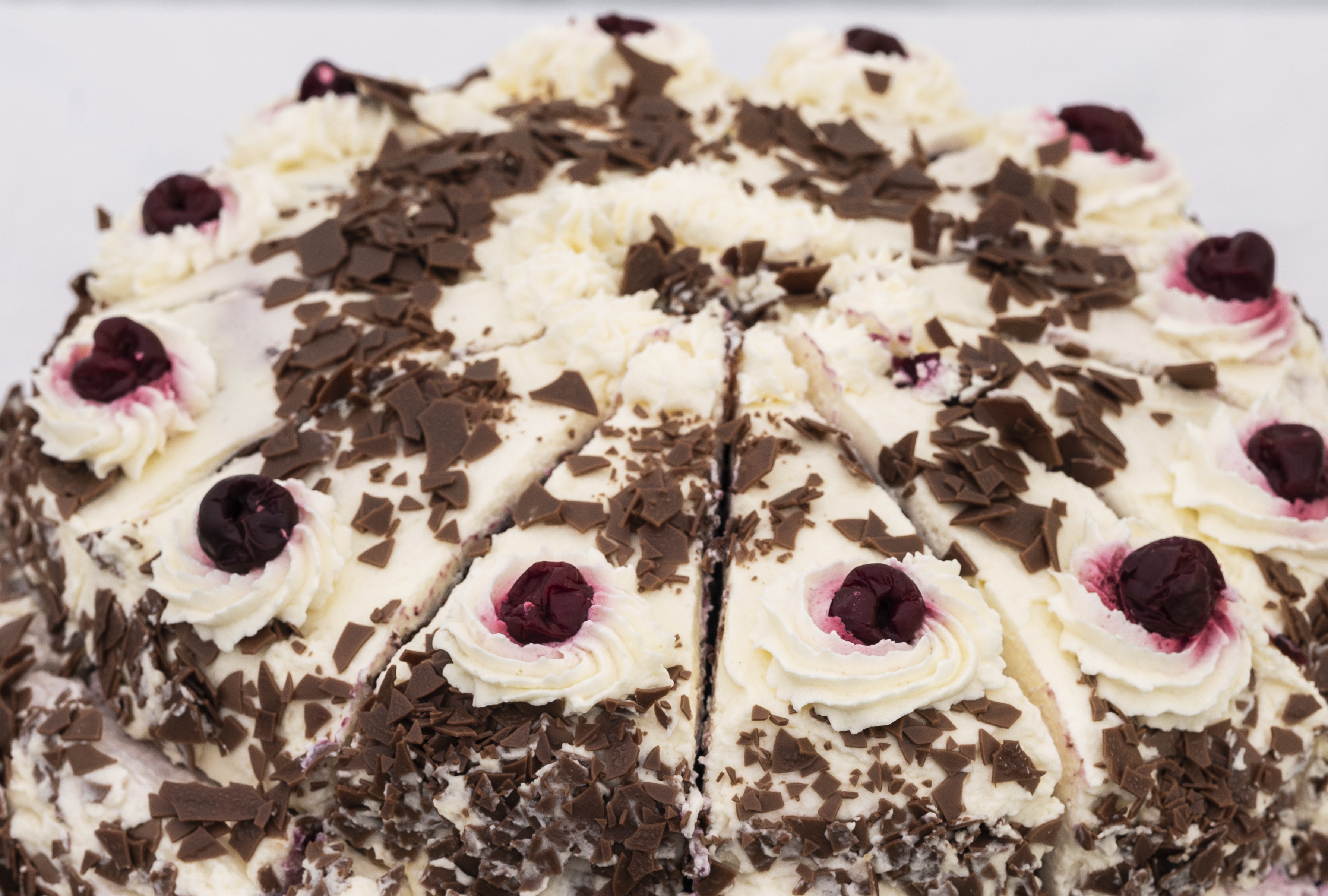 https://d.newsweek.com/en/full/2698851/cake.jpg