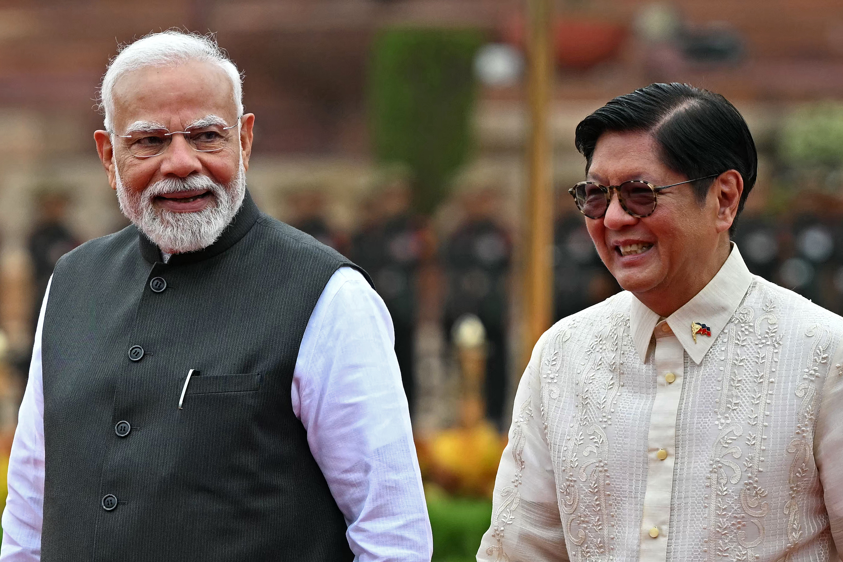 https://d.newsweek.com/en/full/2698871/modi-meets-marcos.jpg