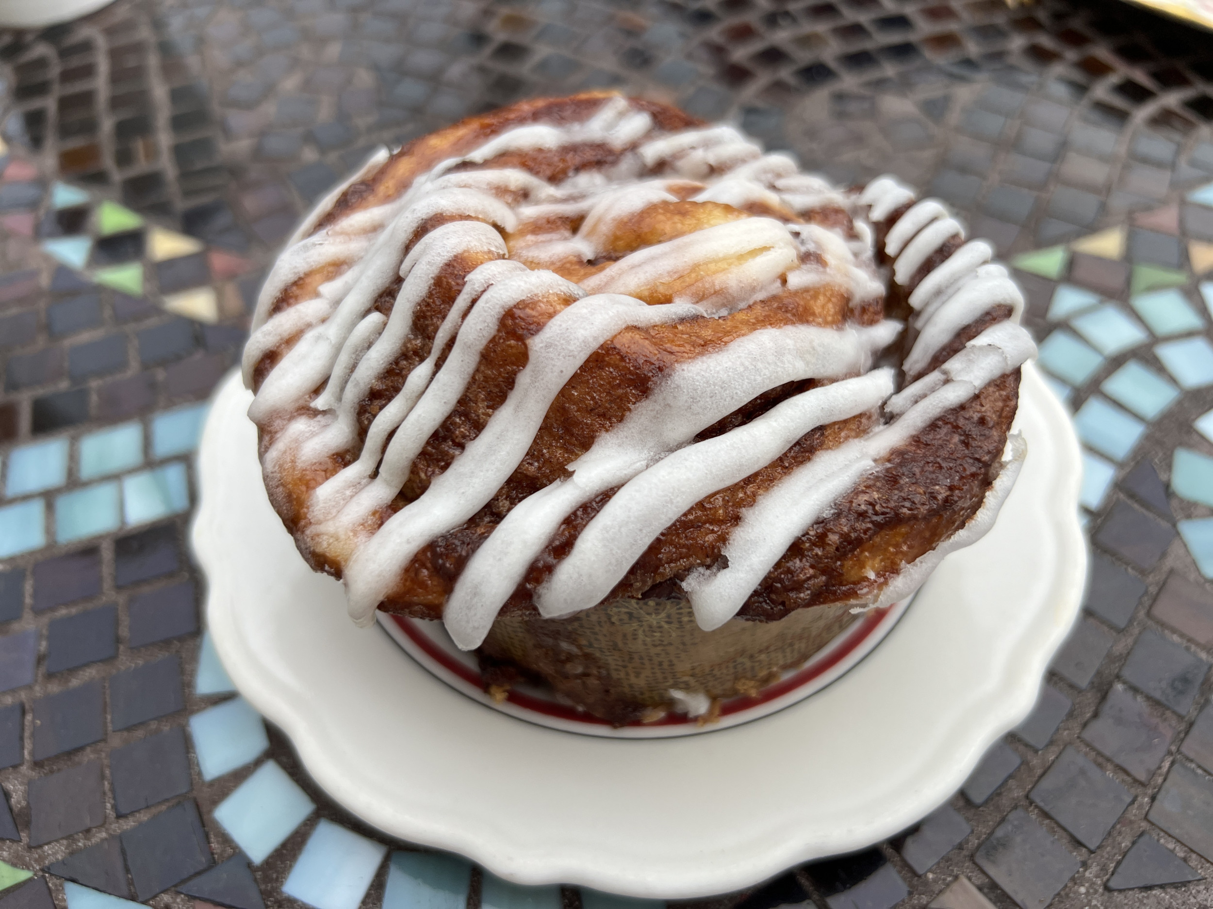 https://d.newsweek.com/en/full/2699659/cinnamon-bun.jpg
