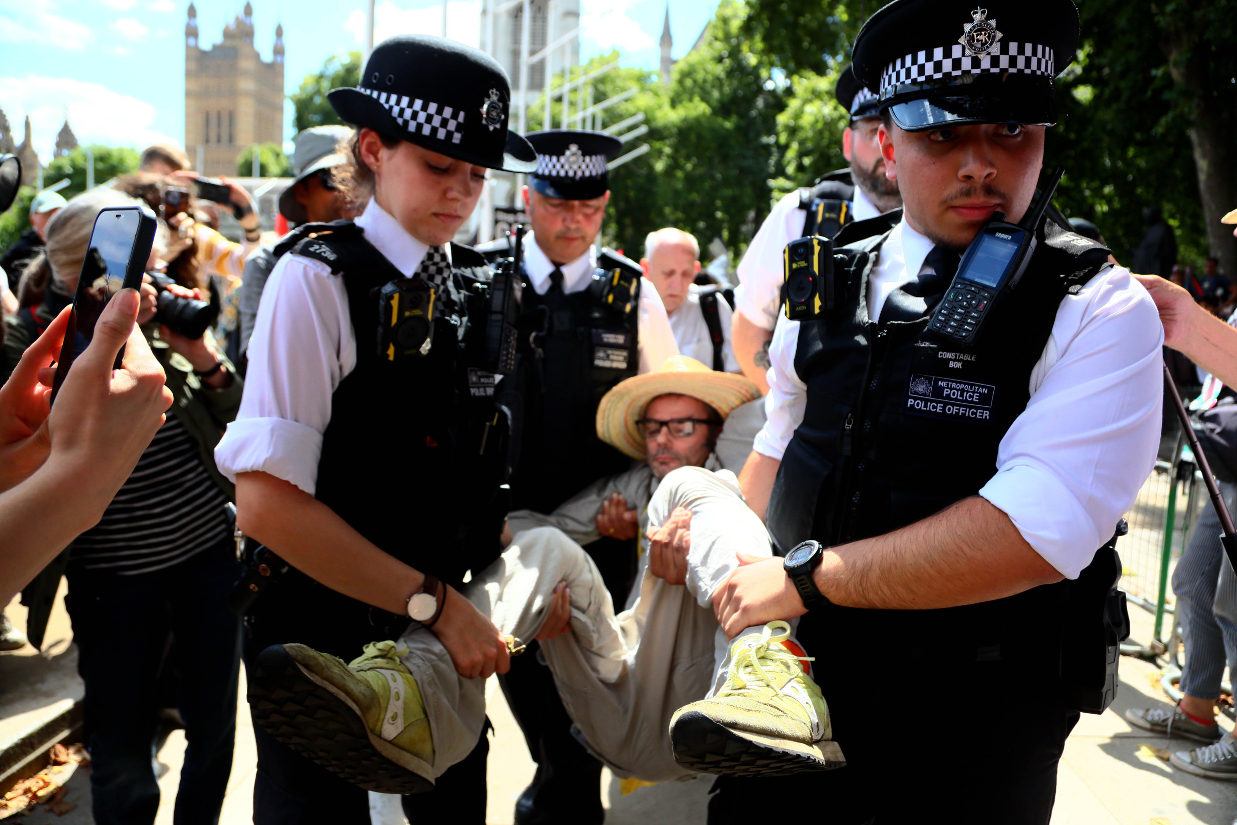 200 arrested by police in London amid pro-Palestinian protests