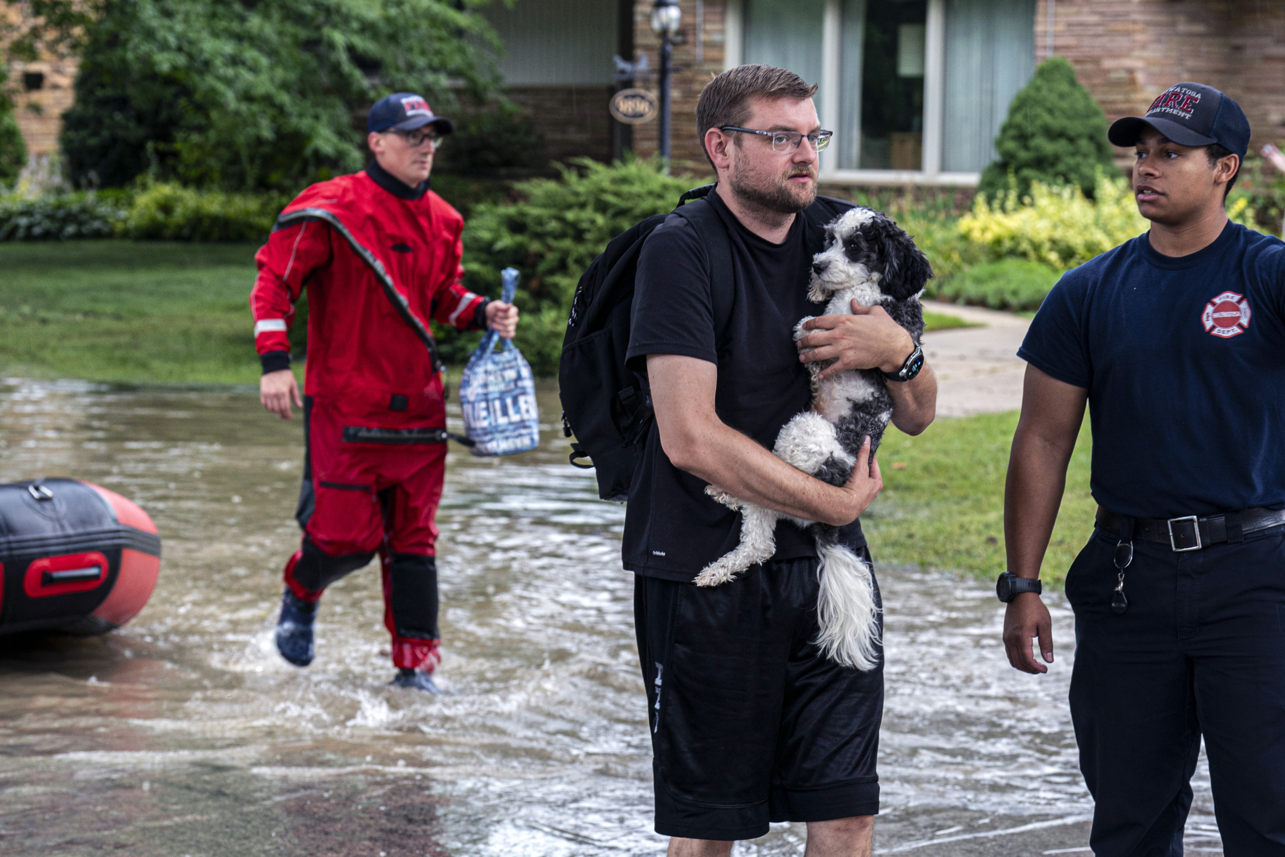 https://d.newsweek.com/en/full/2699988/midwest-flooding.jpg