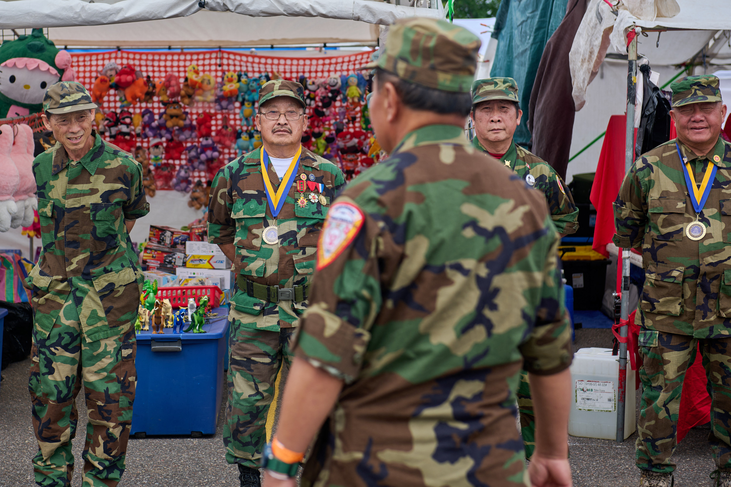 https://d.newsweek.com/en/full/2700225/hmong-soldiers.jpg