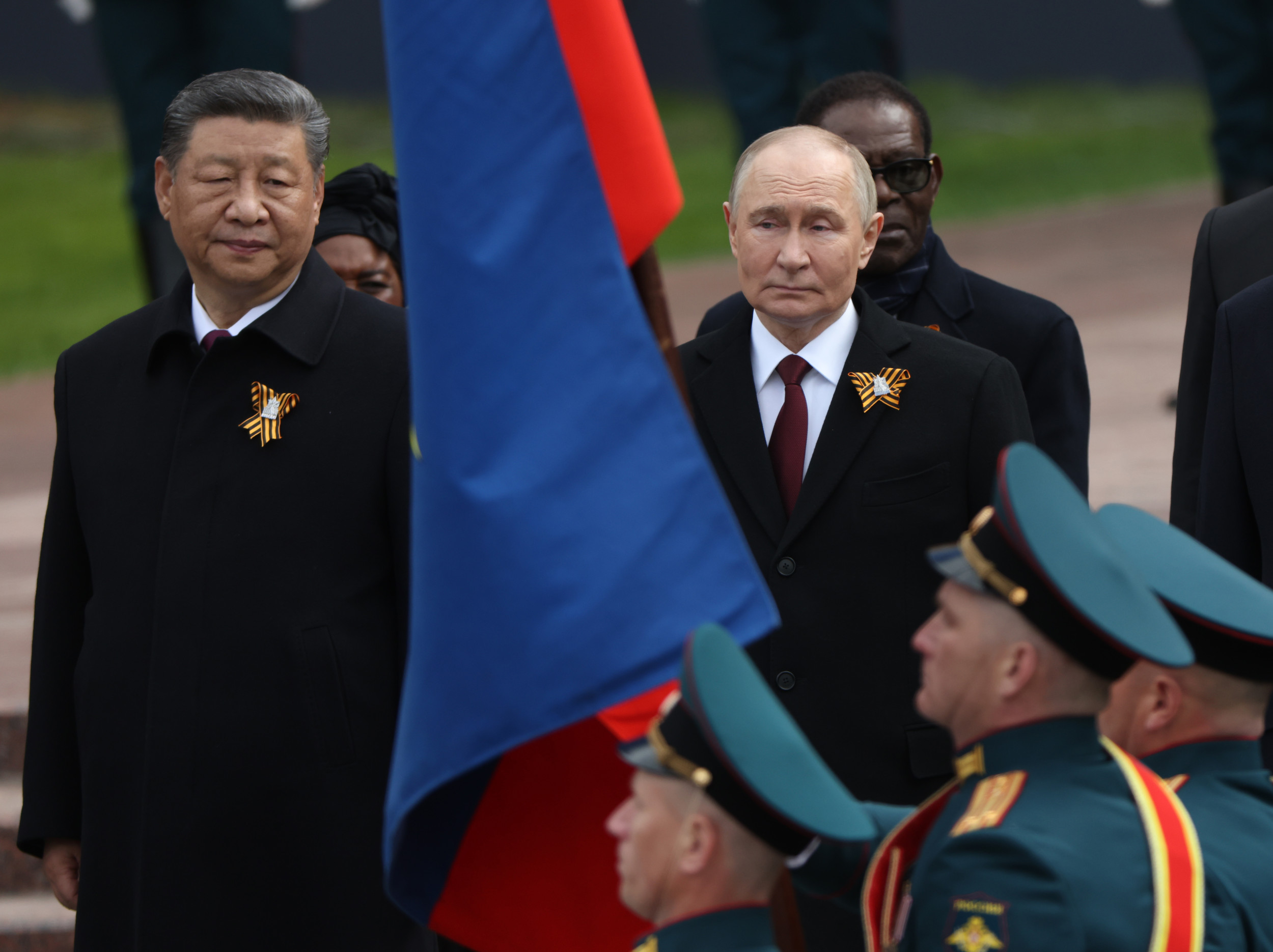 China Reacts to Trump, Putin Meeting Without Ukraine, EU