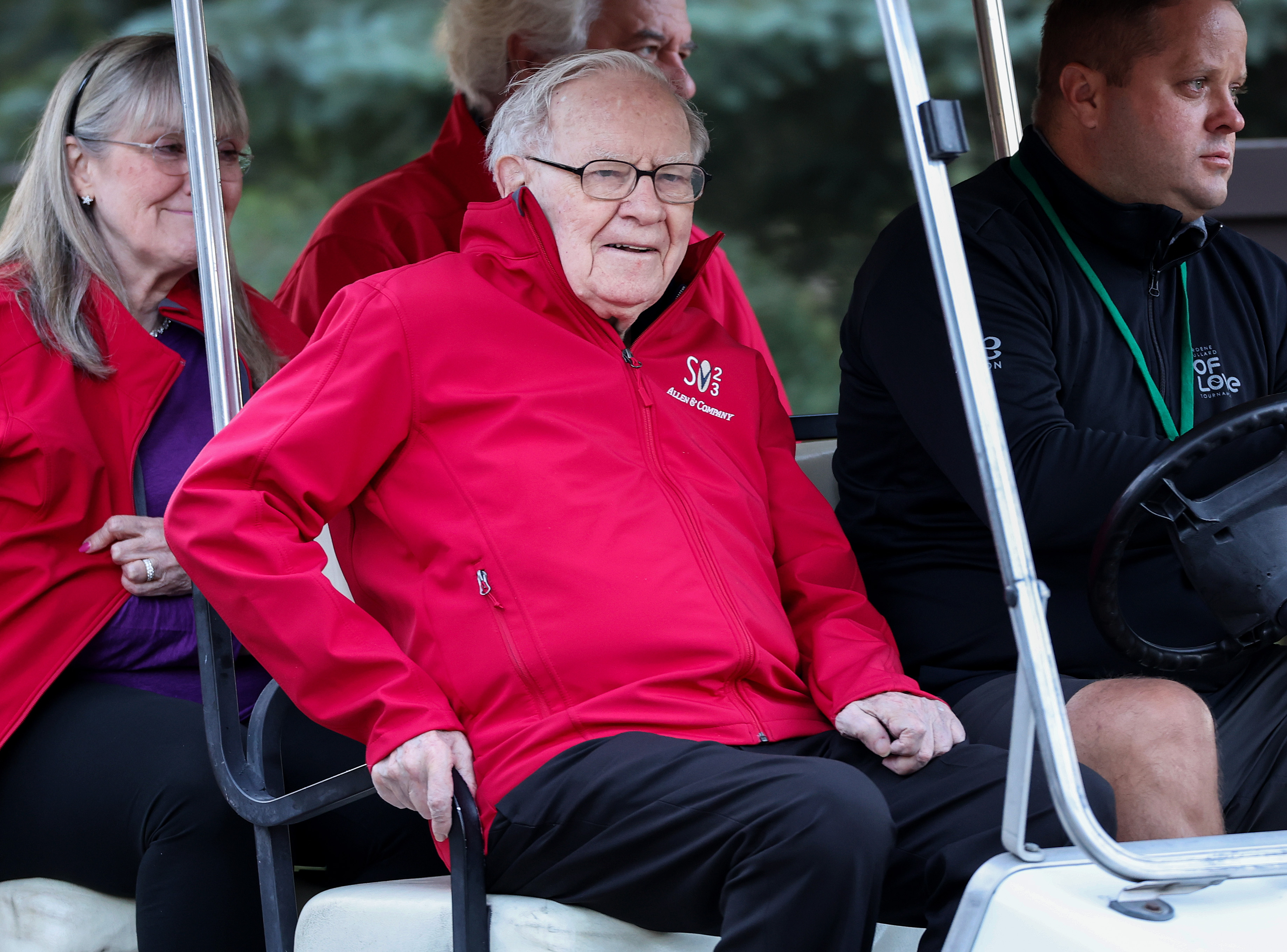 Warren Buffett May Soon Reveal Mysterious New Investment
