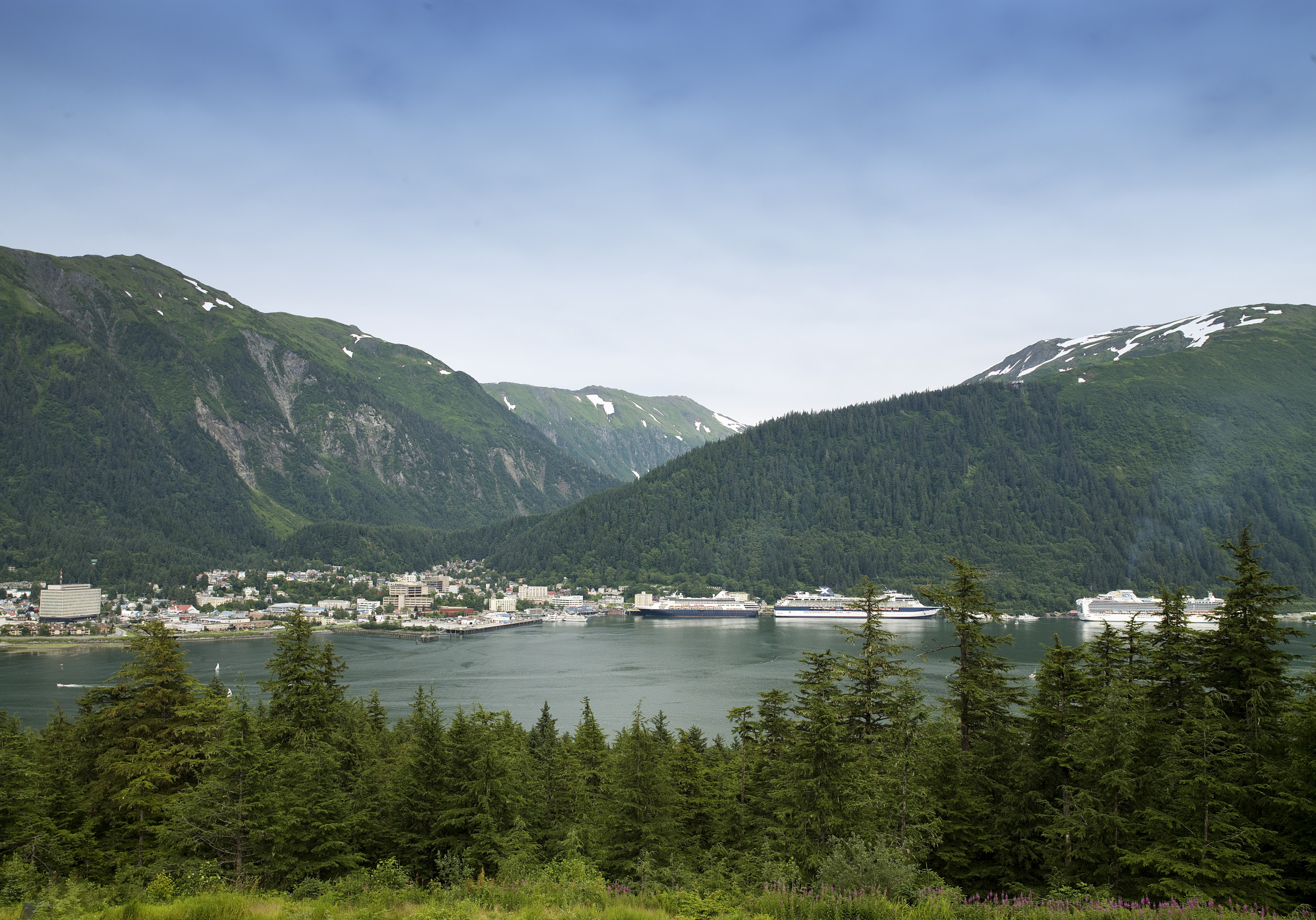 https://d.newsweek.com/en/full/2701314/juneau-alaska.jpg