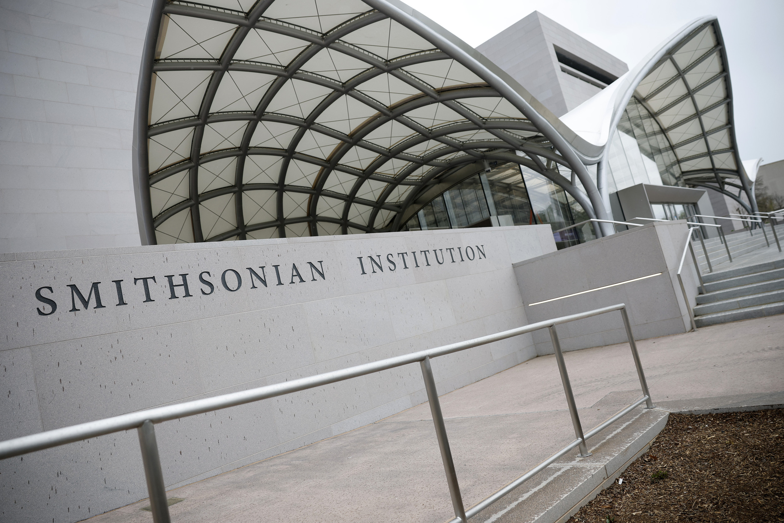 White House Launches Smithsonian Review To Ensure Alignment White House Launches Smithsonian Review To Ensure Alignment