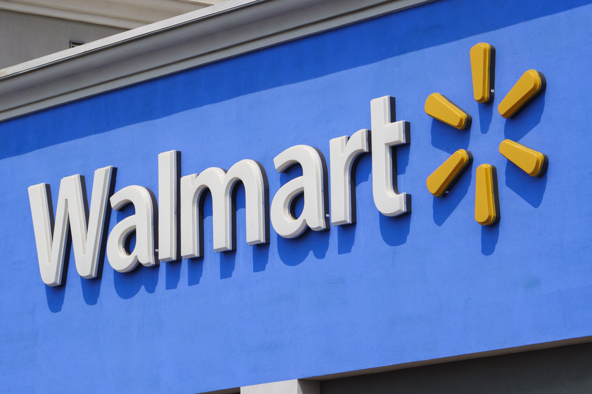https://d.newsweek.com/en/full/2701459/walmart.jpg