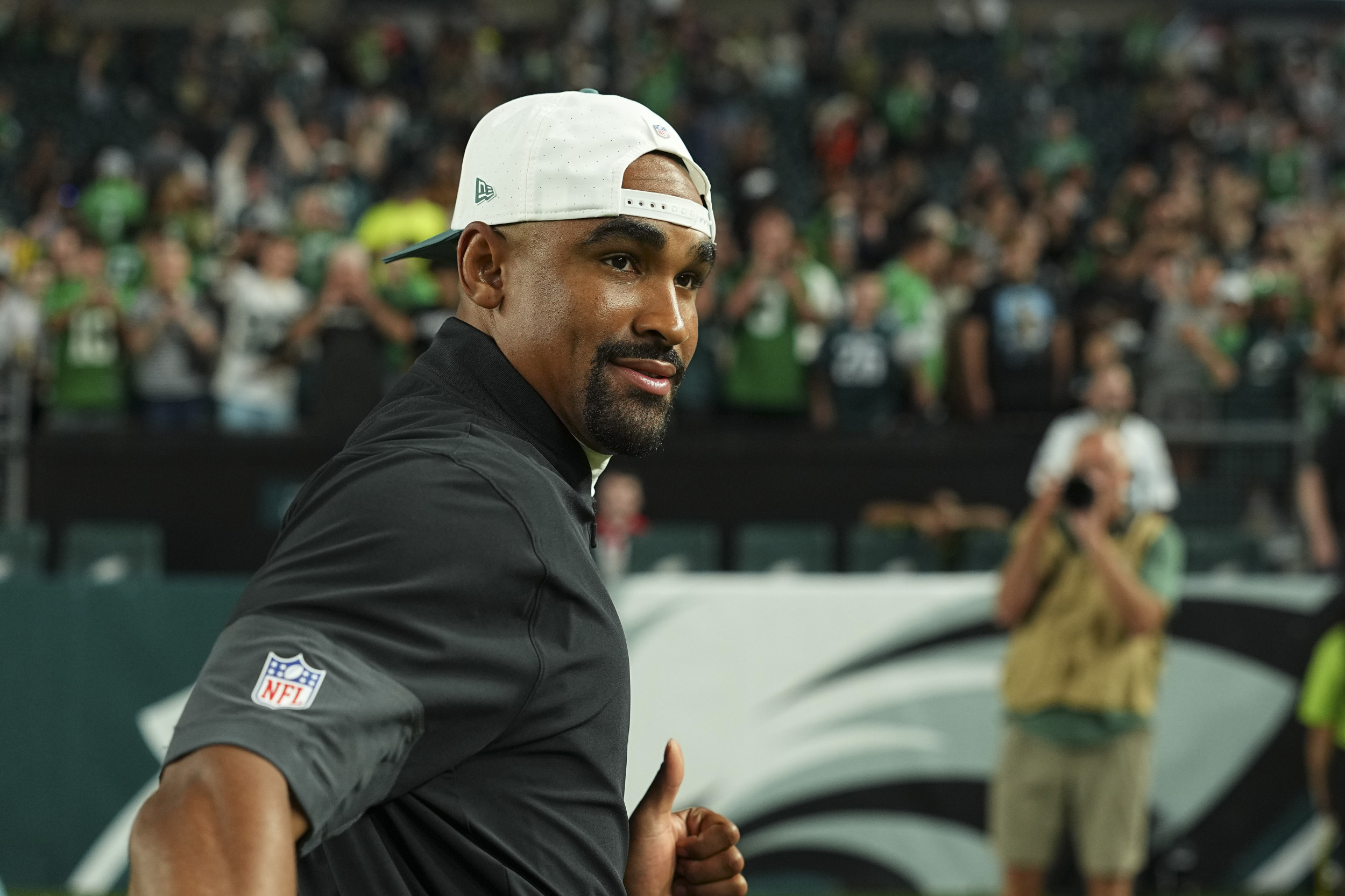 Eagles Jalen Hurts Opens Up on Long Talk With Shedeur Sanders