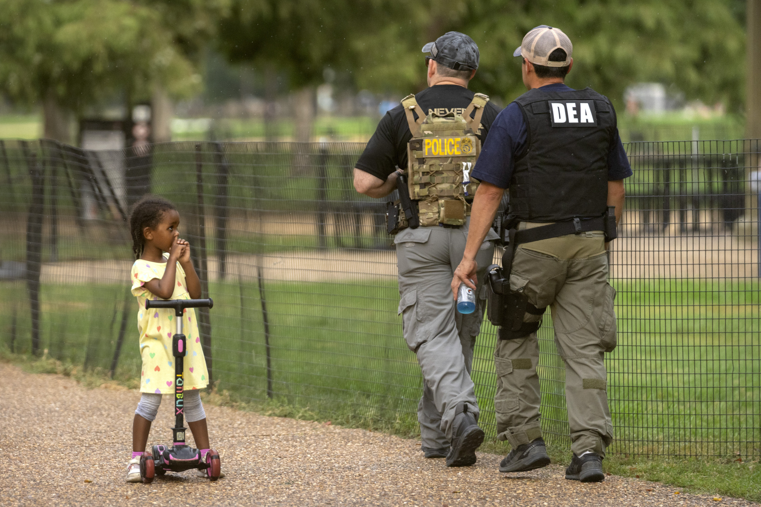 Man accused of assaulting border agent with a sandwich in D.C.