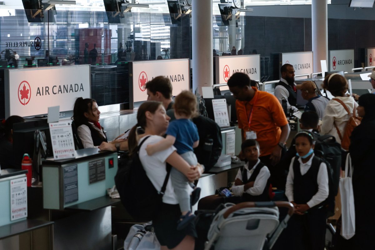 Air Canada cancels flights 