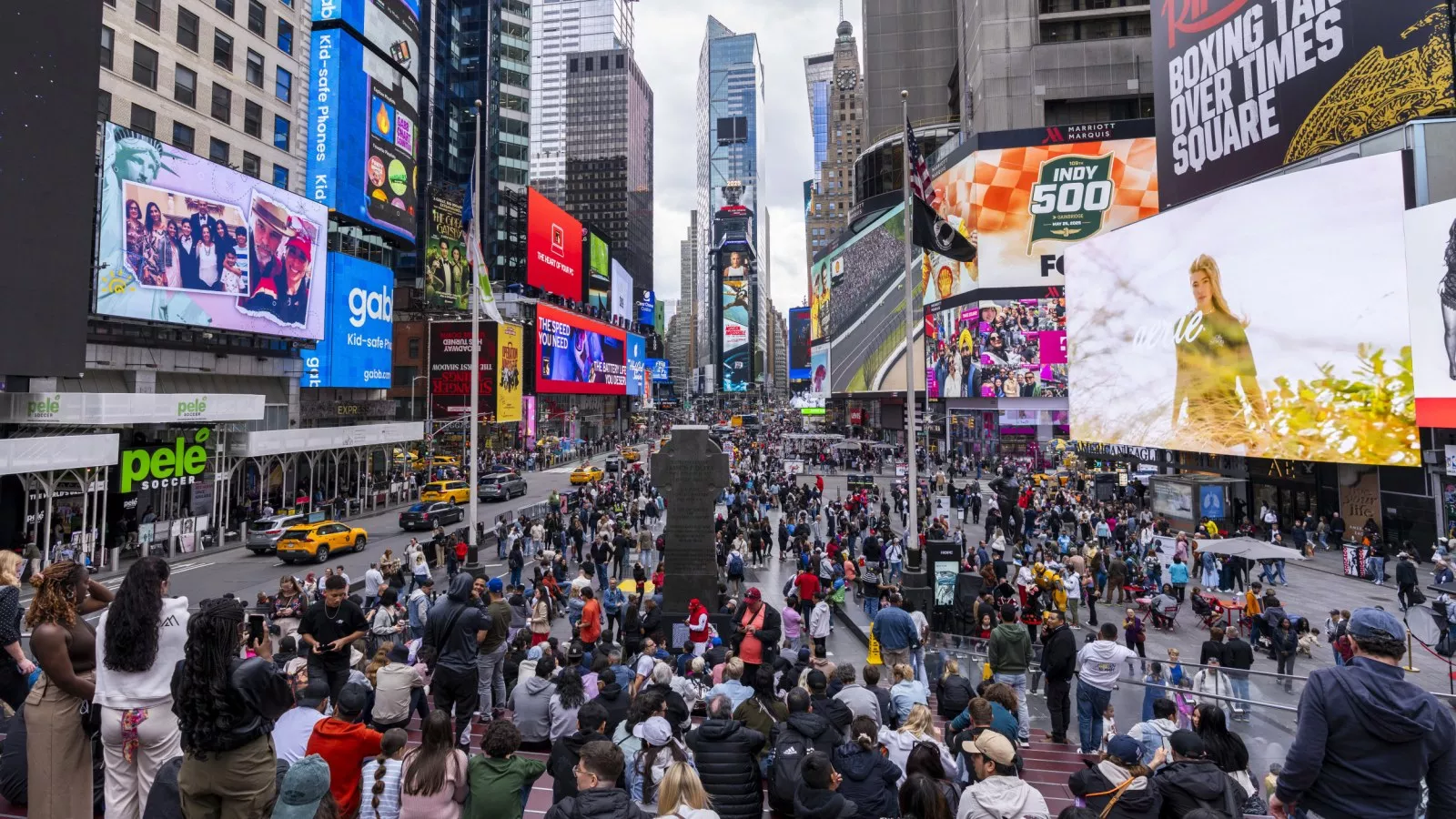 NYC Times Square Evacuated Today After Suspicious Package Discovered - Newsweek