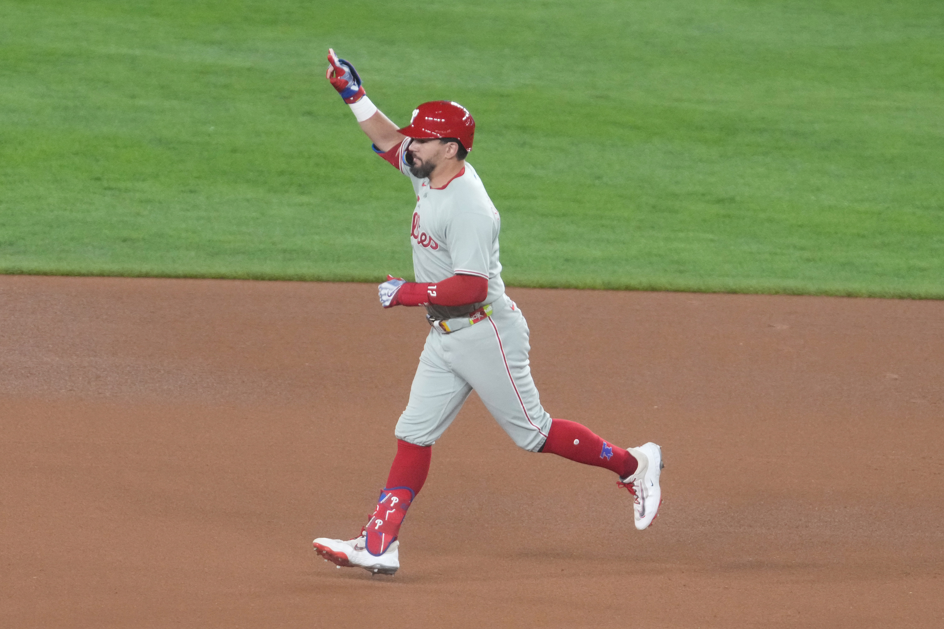 Red Sox Early Favorite to Steal Kyle Schwarber From Phillies