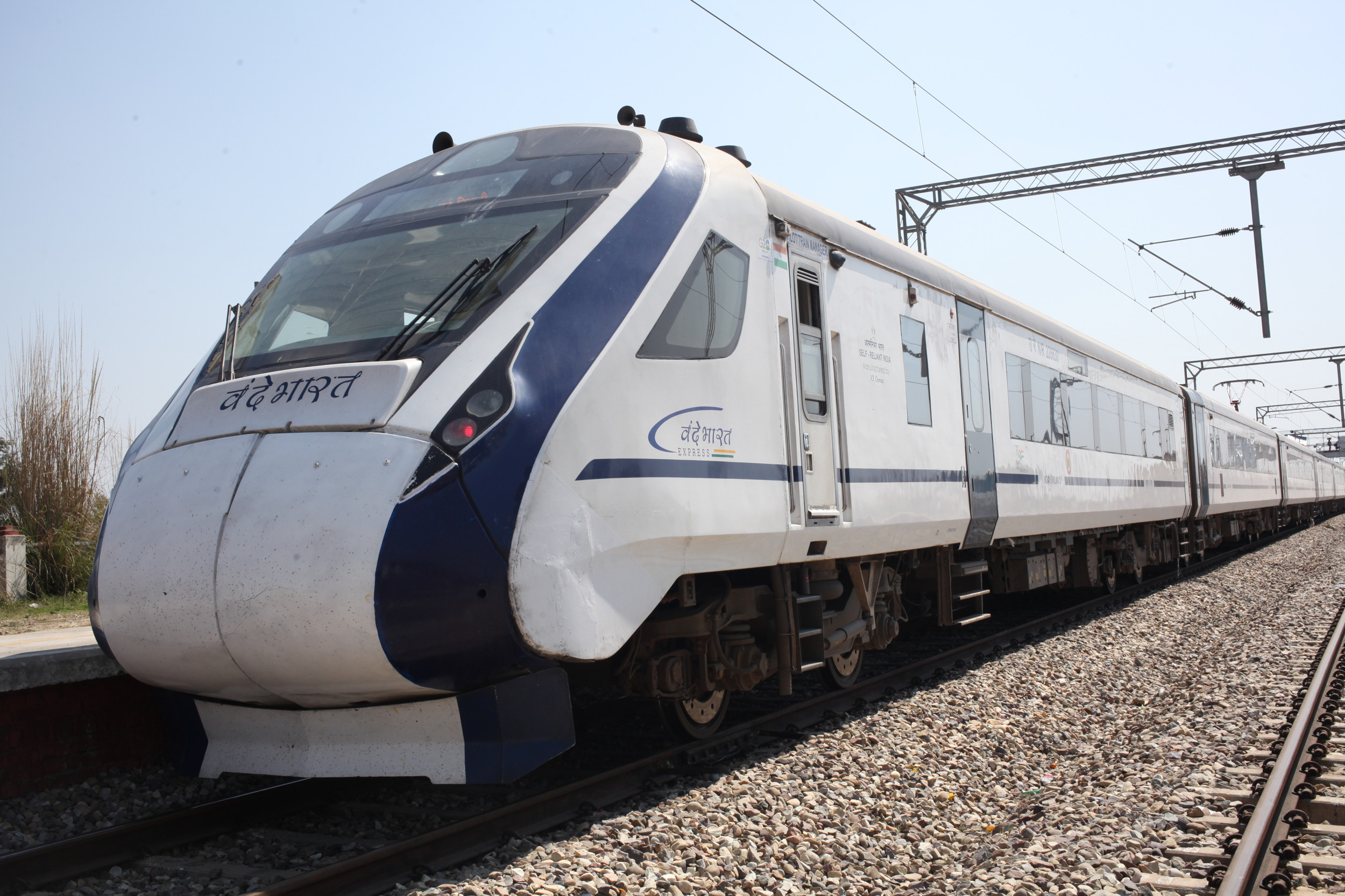 https://d.newsweek.com/en/full/2705982/india-train.jpg