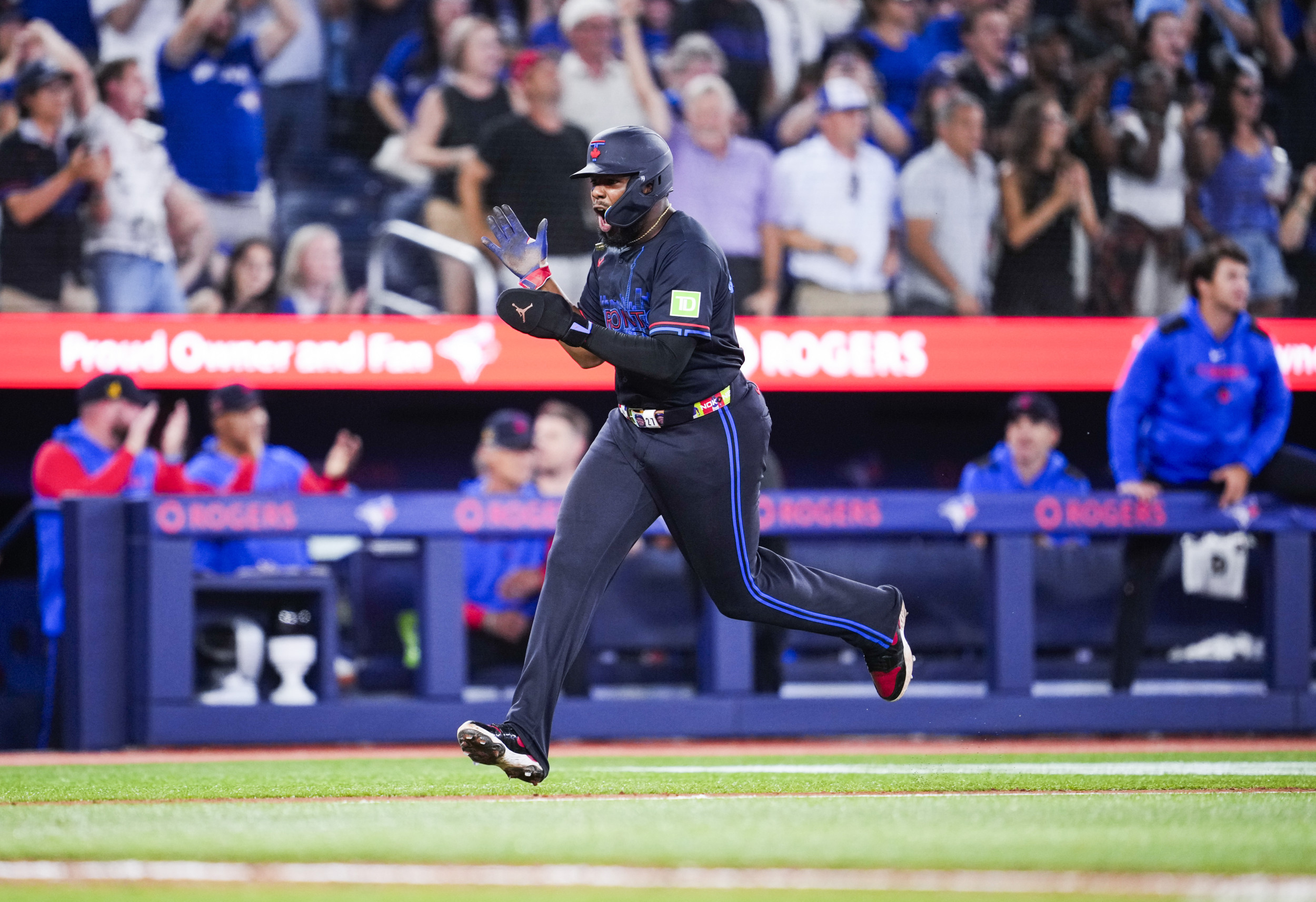 MLB Division Races Tighten With Six Weeks Remaining