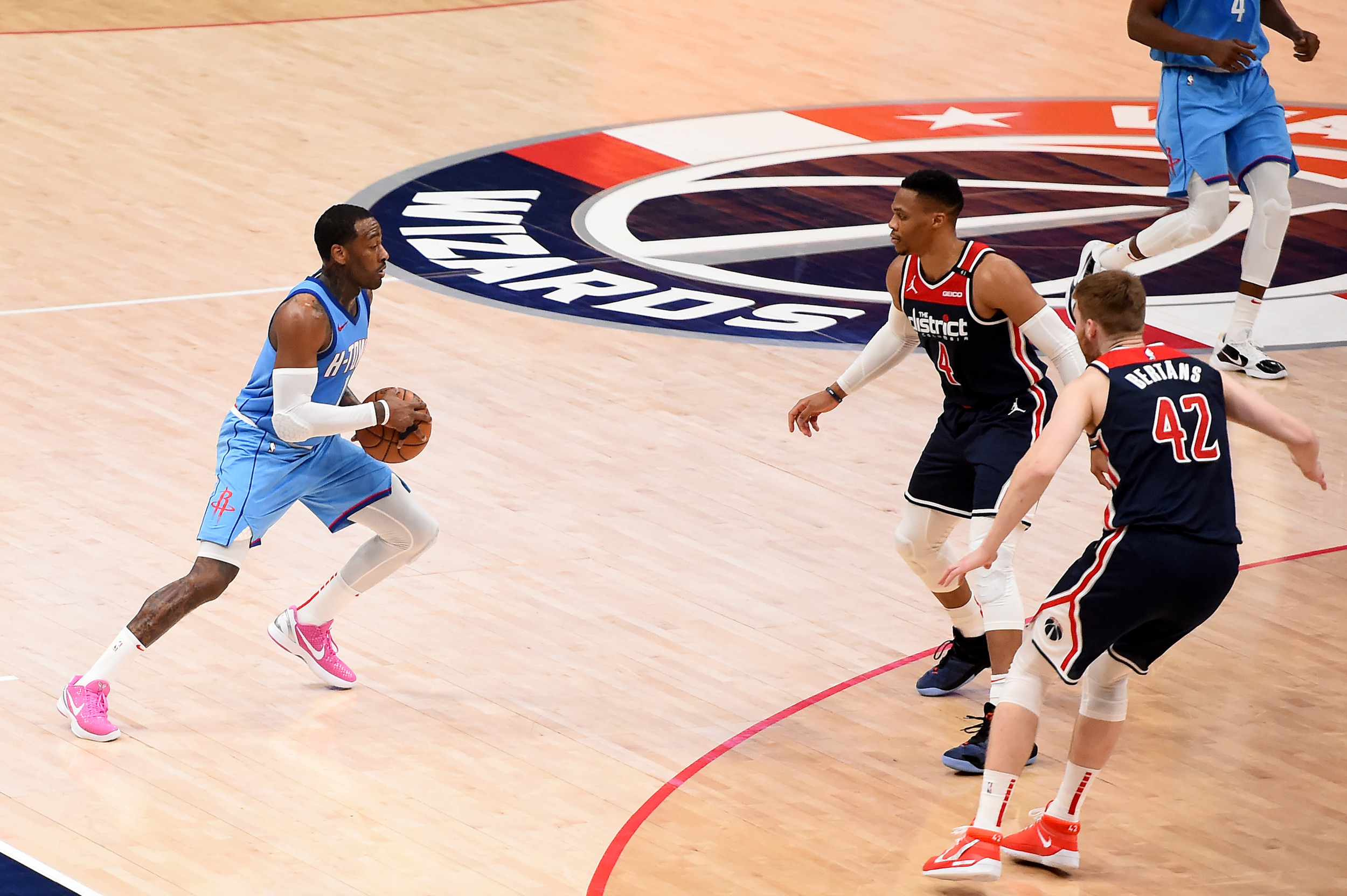 Veteran All-Star Announces Sudden Retirement From NBA, Joins Media