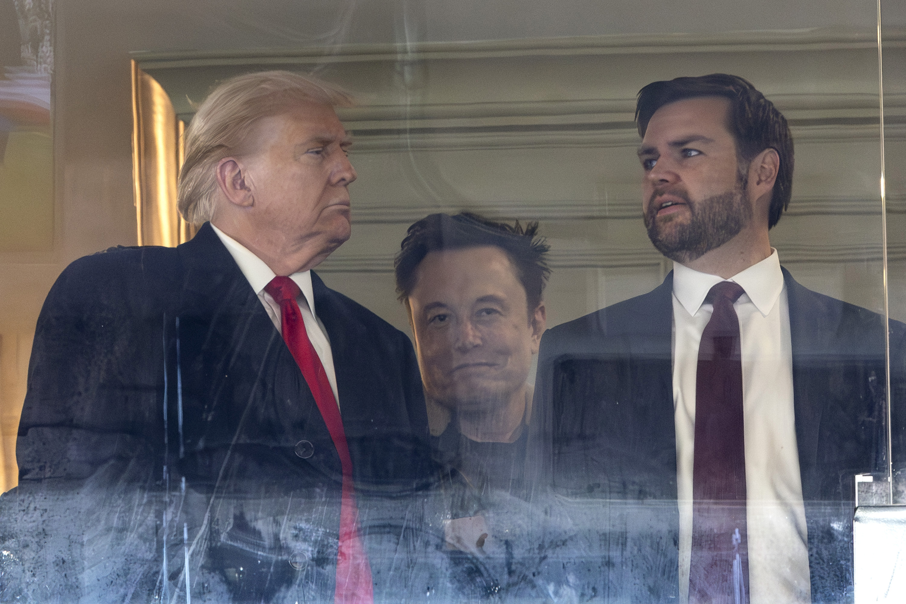 Elon Musk and JD Vances Relationship Under Scrutiny Amid 2028 Talk