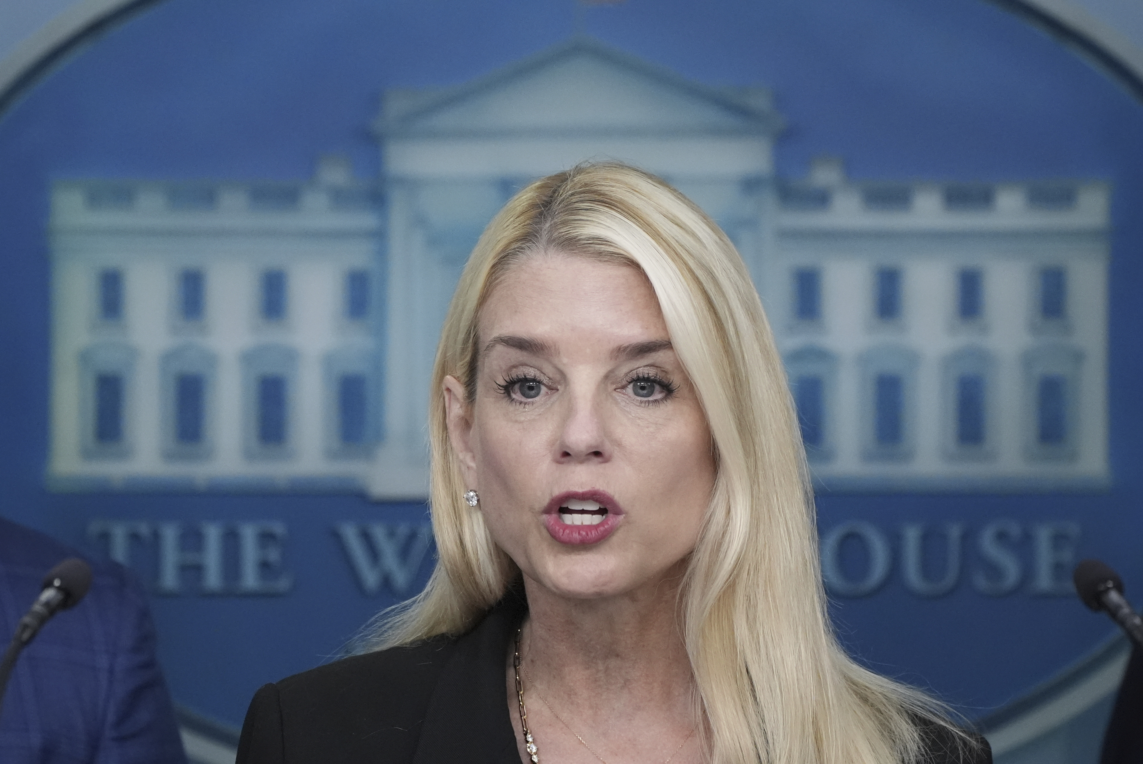 https://d.newsweek.com/en/full/2706876/pam-bondi.jpg