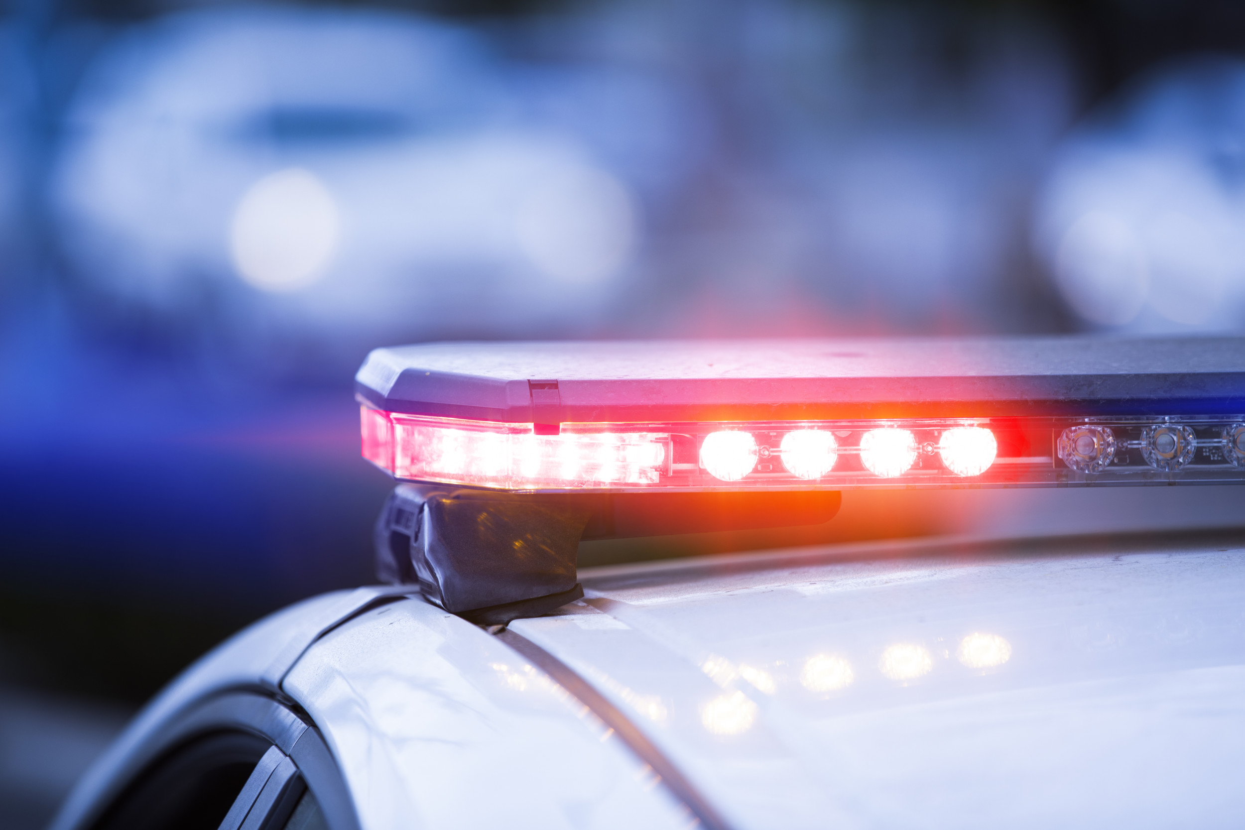https://d.newsweek.com/en/full/2707309/police-lights.jpg