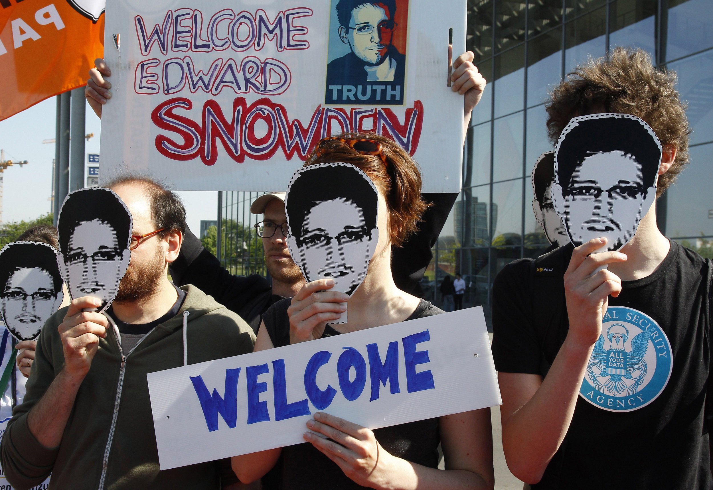Edward Snowden switzerland