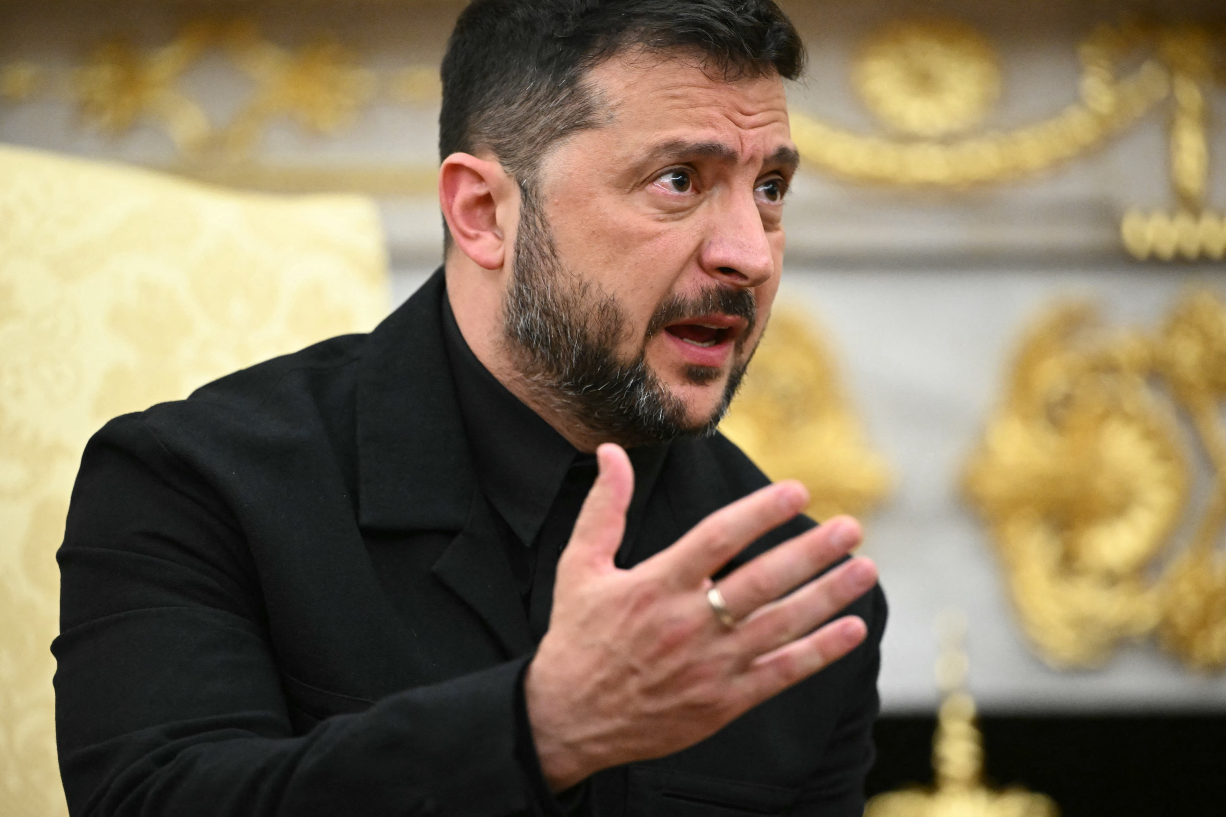 https://d.newsweek.com/en/full/2707577/ukrainian-president-volodymyr-zelensky.jpg