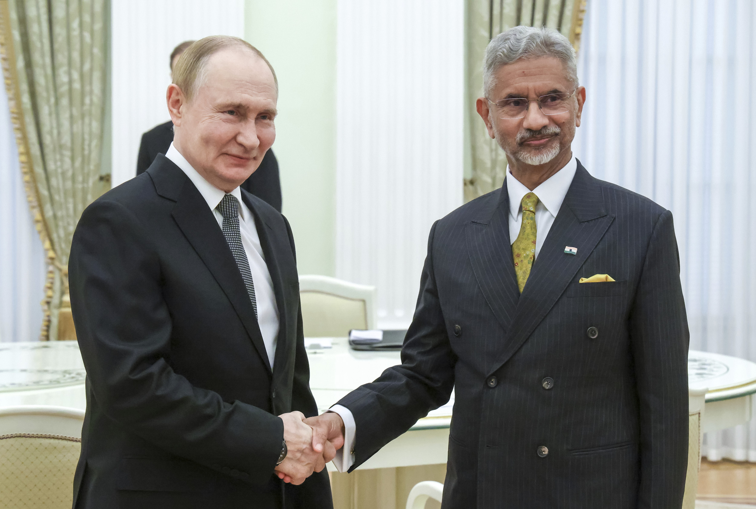https://d.newsweek.com/en/full/2707659/putin-jaishankar.jpg