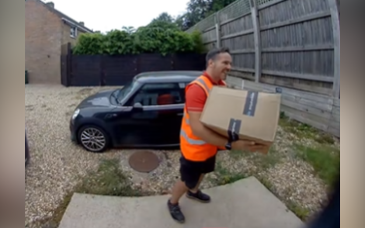 Laughter at What Mailman Hears While Delivering Parcel: Window Was Open