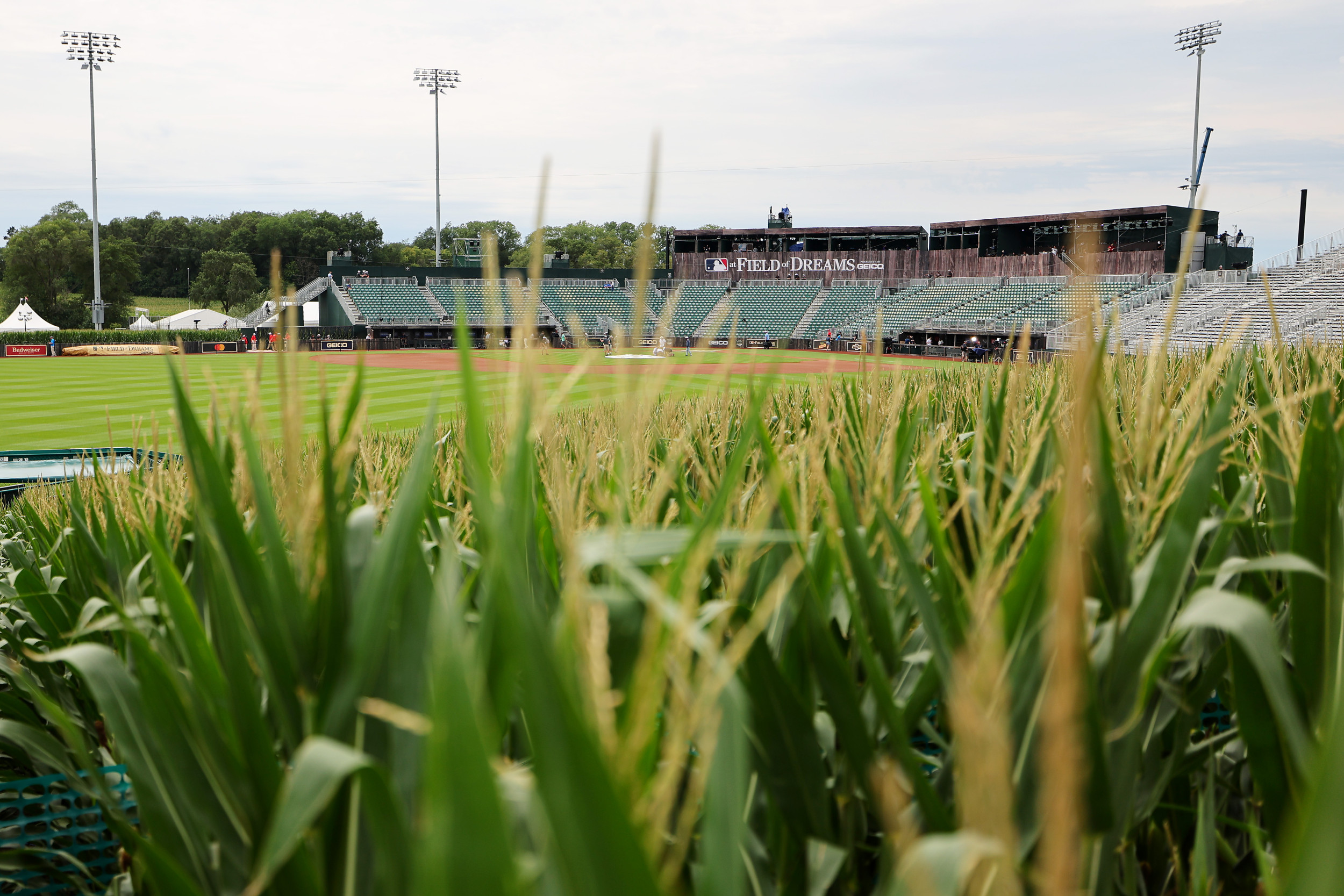Phillies, Mets Reported to Play 2026 Field of Dreams Game