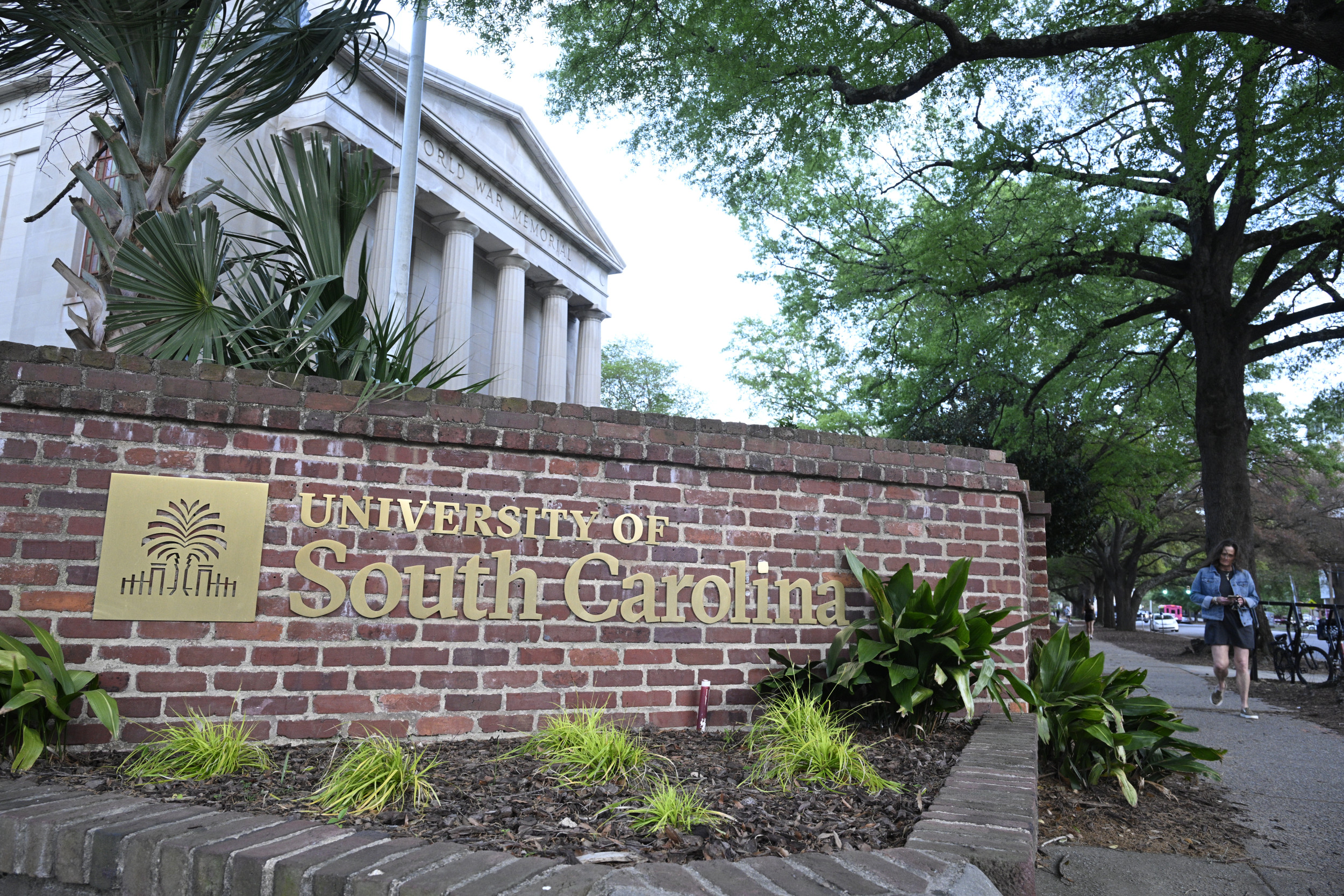 USC Reports No Evidence of Active Shooter After Campus-Wide Alert ...