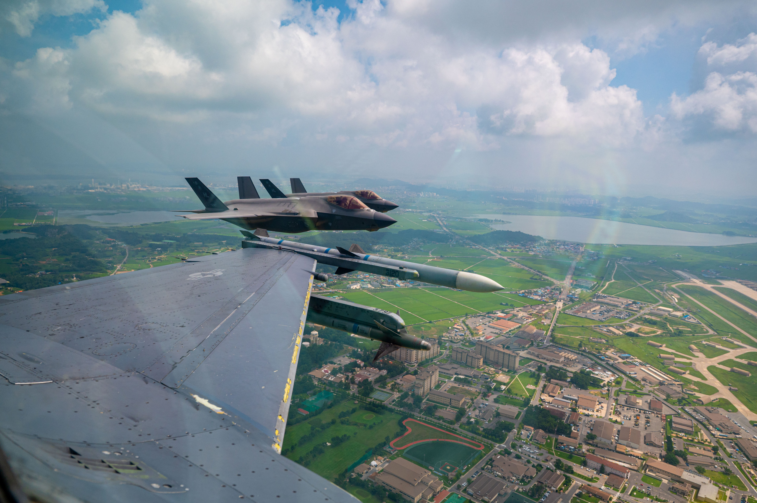 US Flexes Stealth Jet Muscles at North Korea