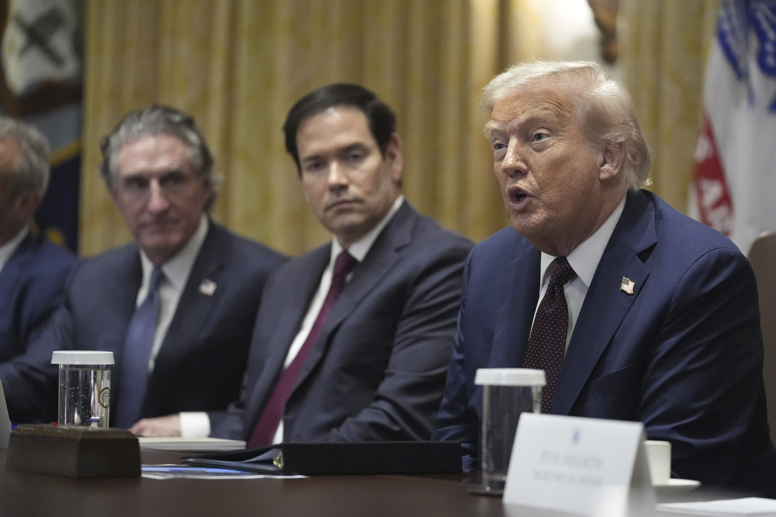 Donald Trump Gives Update on Tariff Rebate Check for Americans Donald Trump Gives Update on Tariff Rebate Check for Americans